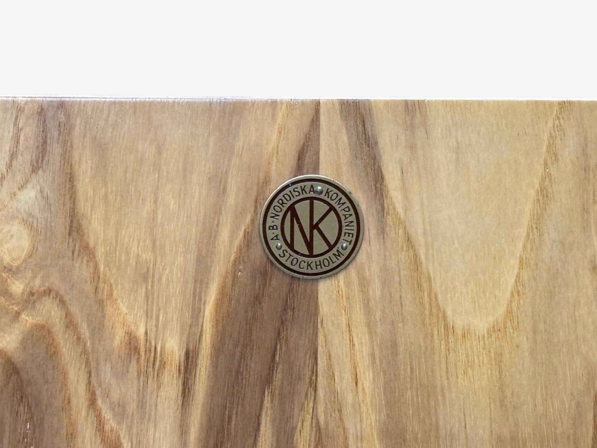 Axel Einar Hjorth, Nordiska Kompaniet, Legno di radice, credenza rara, Svezia, 1937 in vendita 4