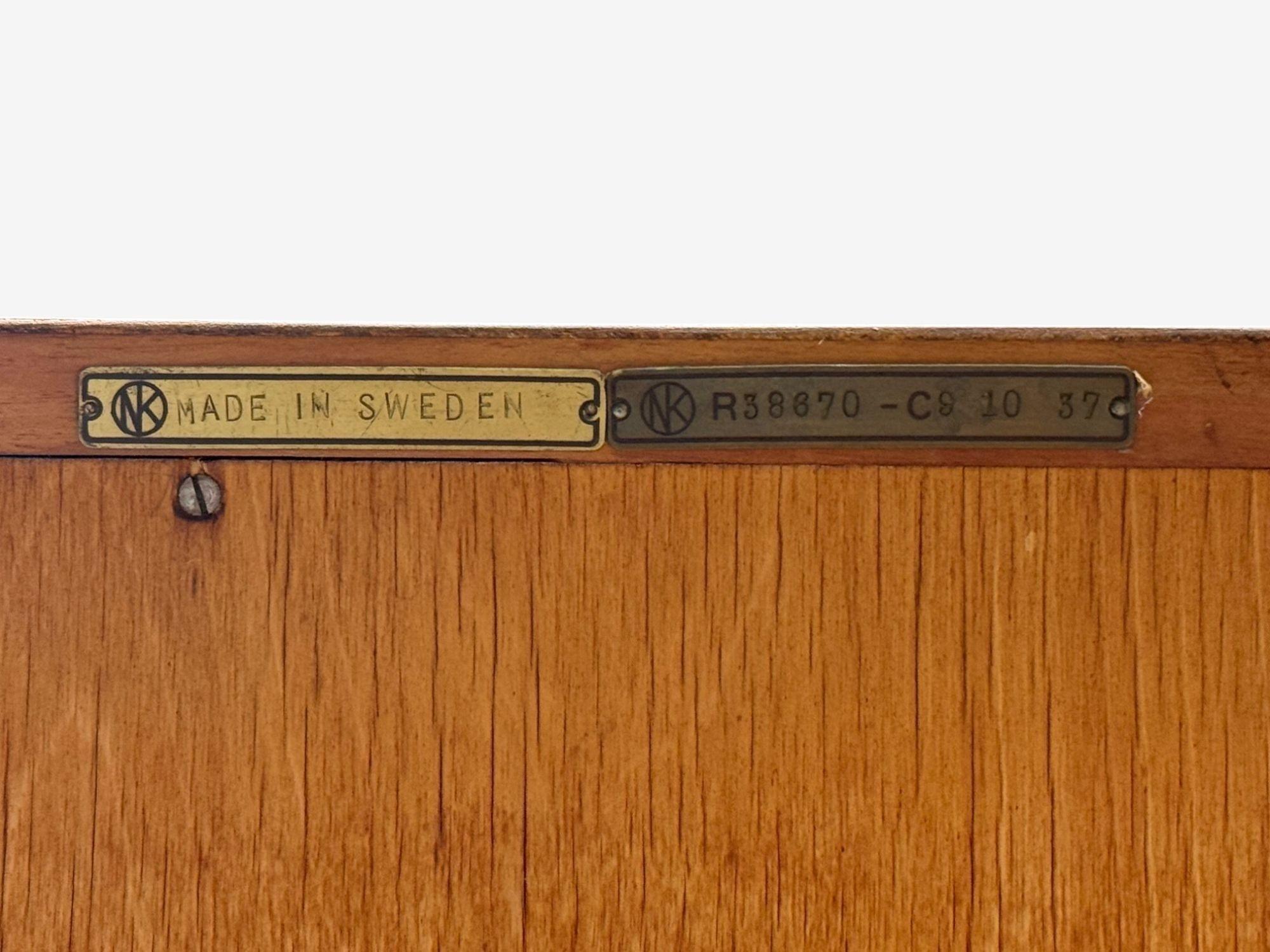 Axel Einar Hjorth, Nordiska Kompaniet, Legno di radice, credenza rara, Svezia, 1937 in vendita 5
