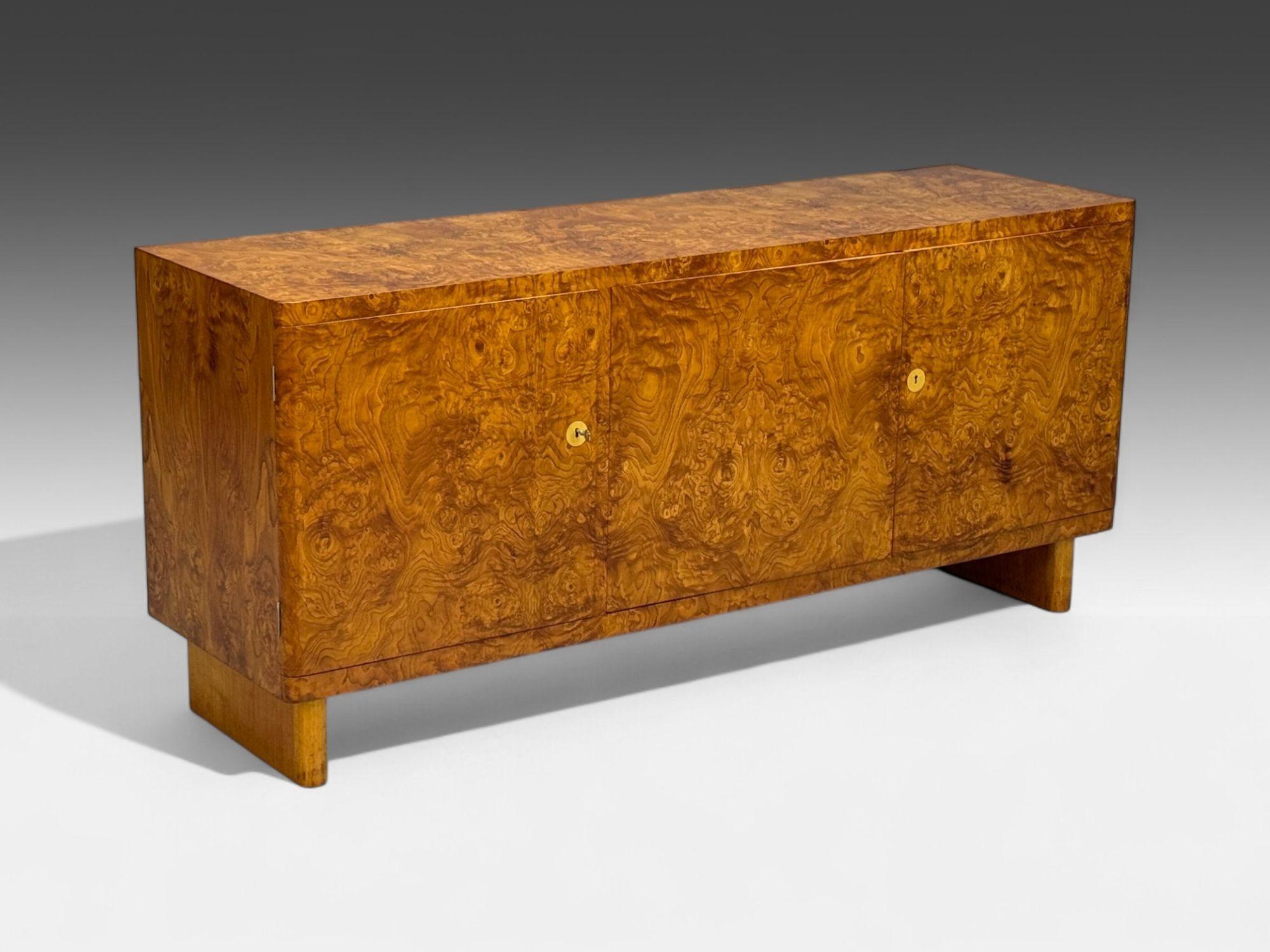 Axel Einar Hjorth, Nordiska Kompaniet, Credenza svedese di metà secolo, legno di radice, raro 