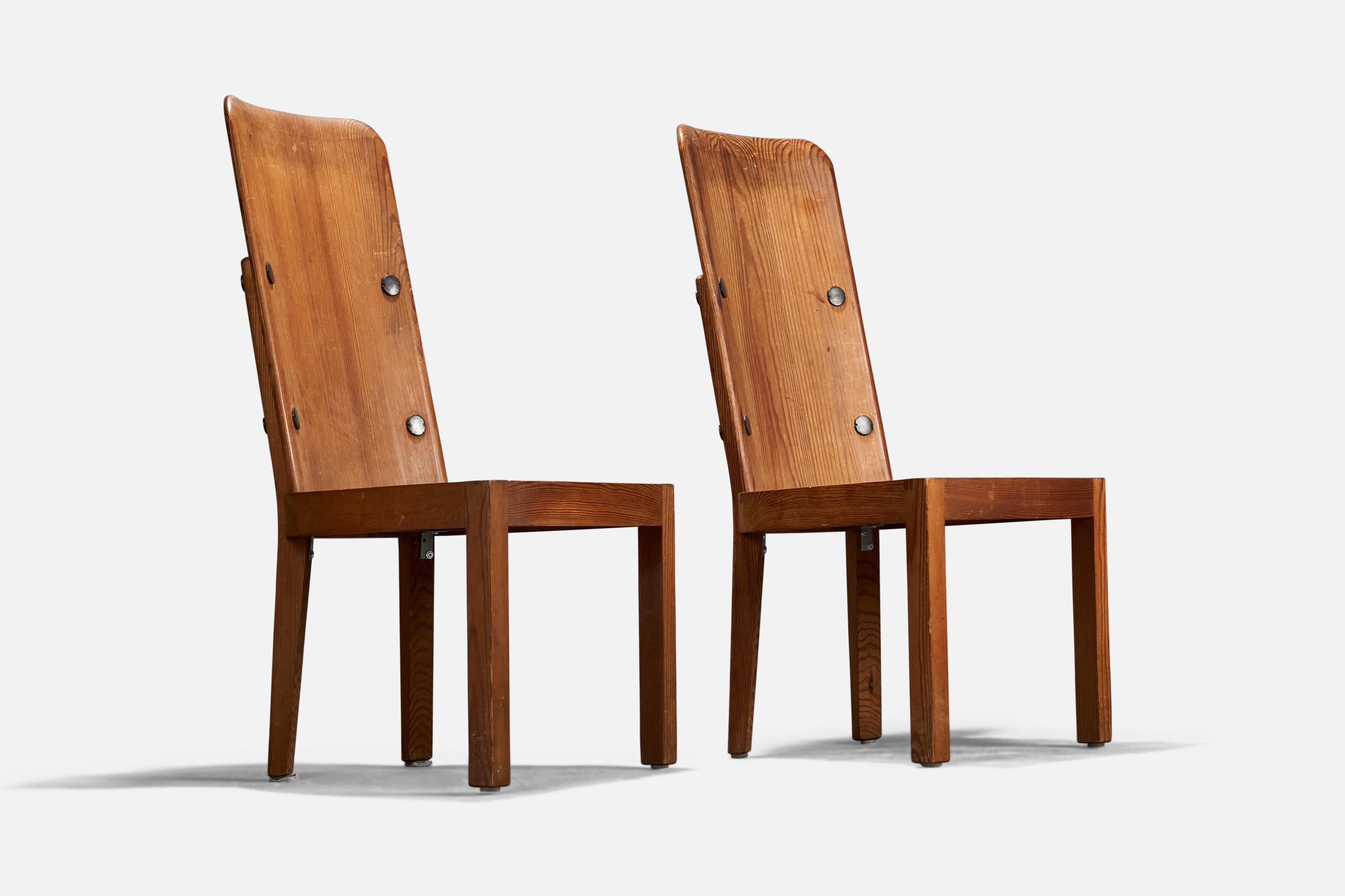 A set of 4 pine “Lovö” chairs designed by Axel Einar Hjorth and produced by Nordiska Kompaniet, Sweden, 1930s.