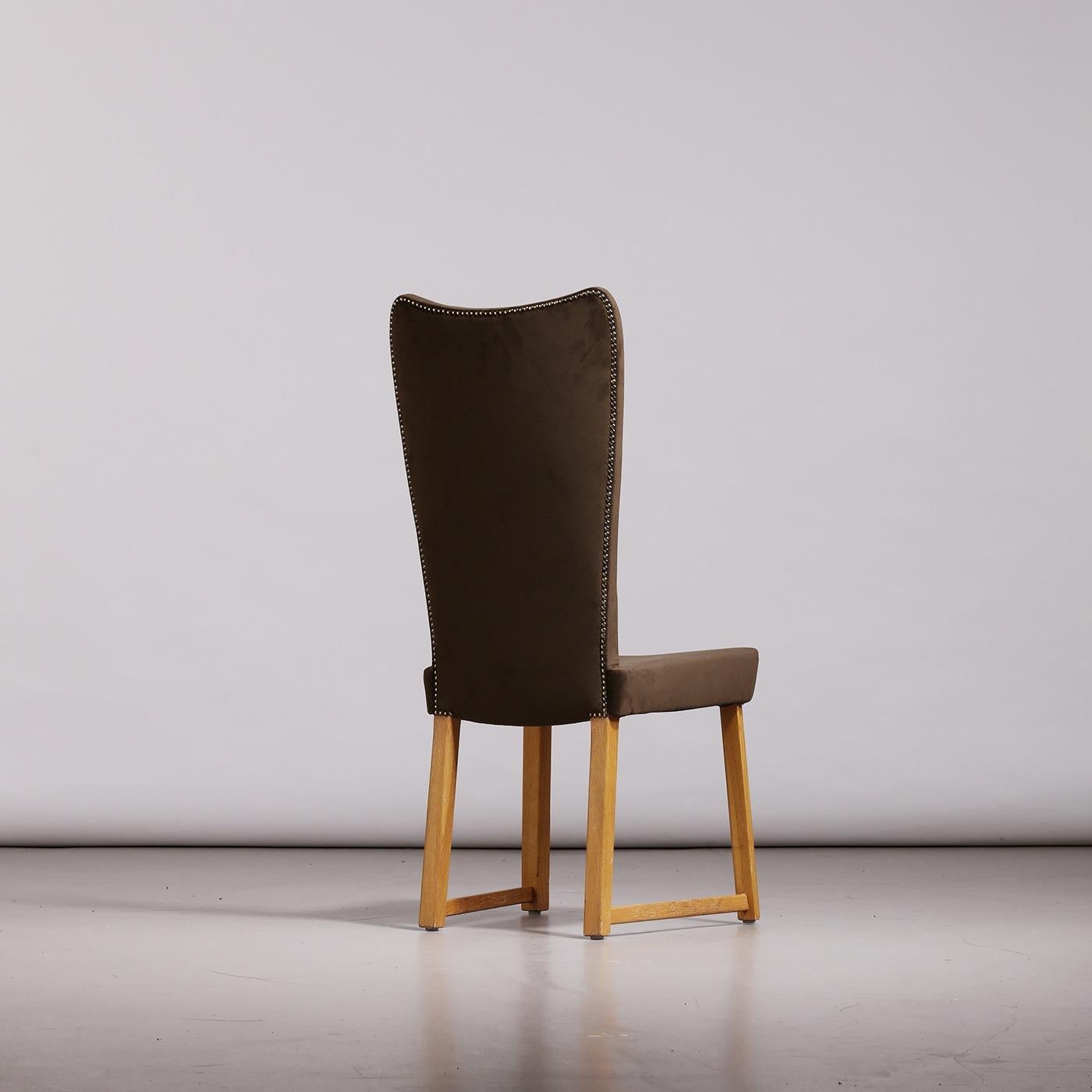 Milieu du XXe siècle Axel Einar Hjorth Ensemble de six chaises à haut dossier en Oak Oak et velours brun, années 1930 en vente