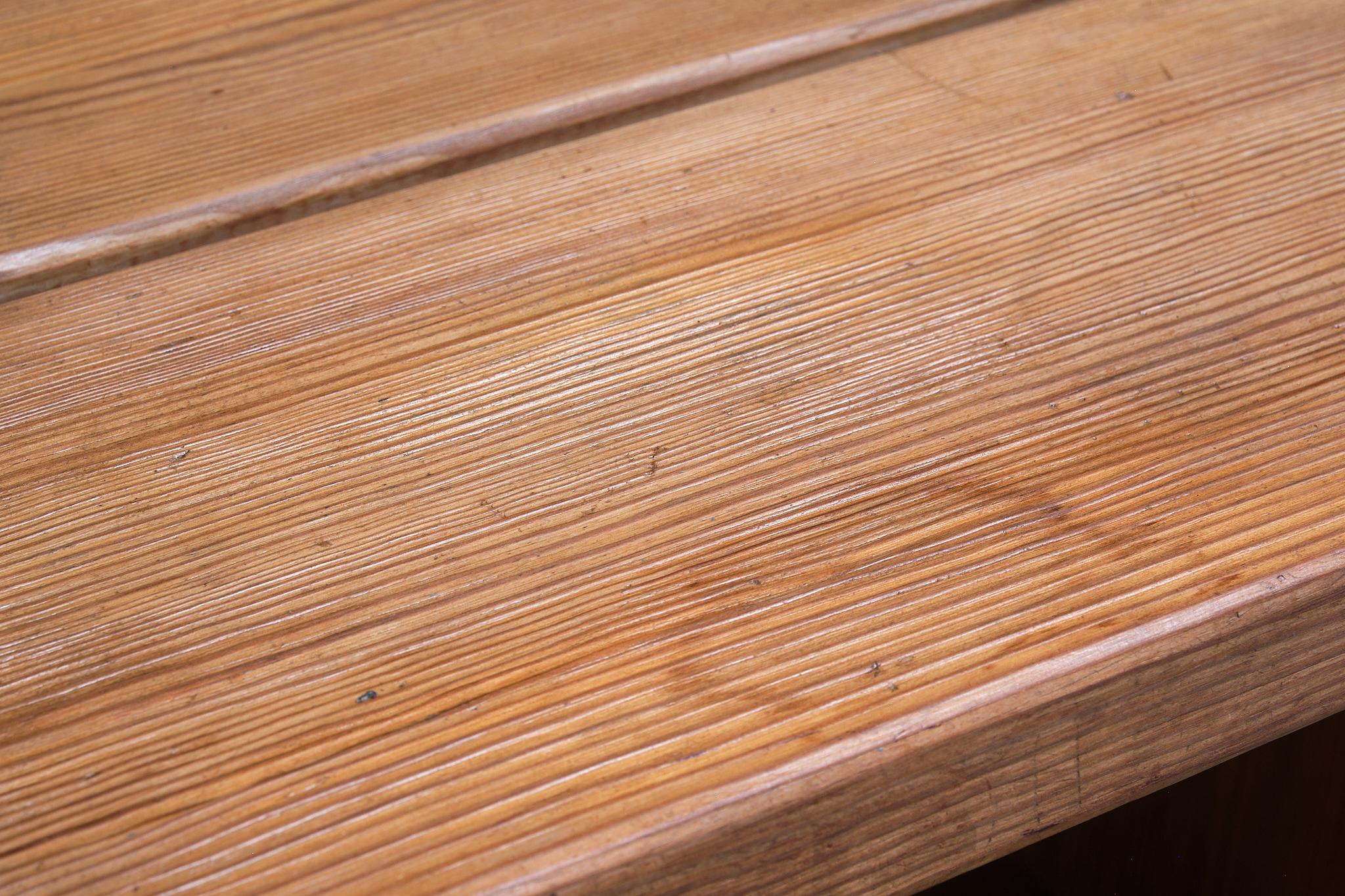Tavolo 'Skoga' in legno di pino di Axel Einar Hjorth, Nordiska Kompaniet, Svezia, anni '30 in vendita 7