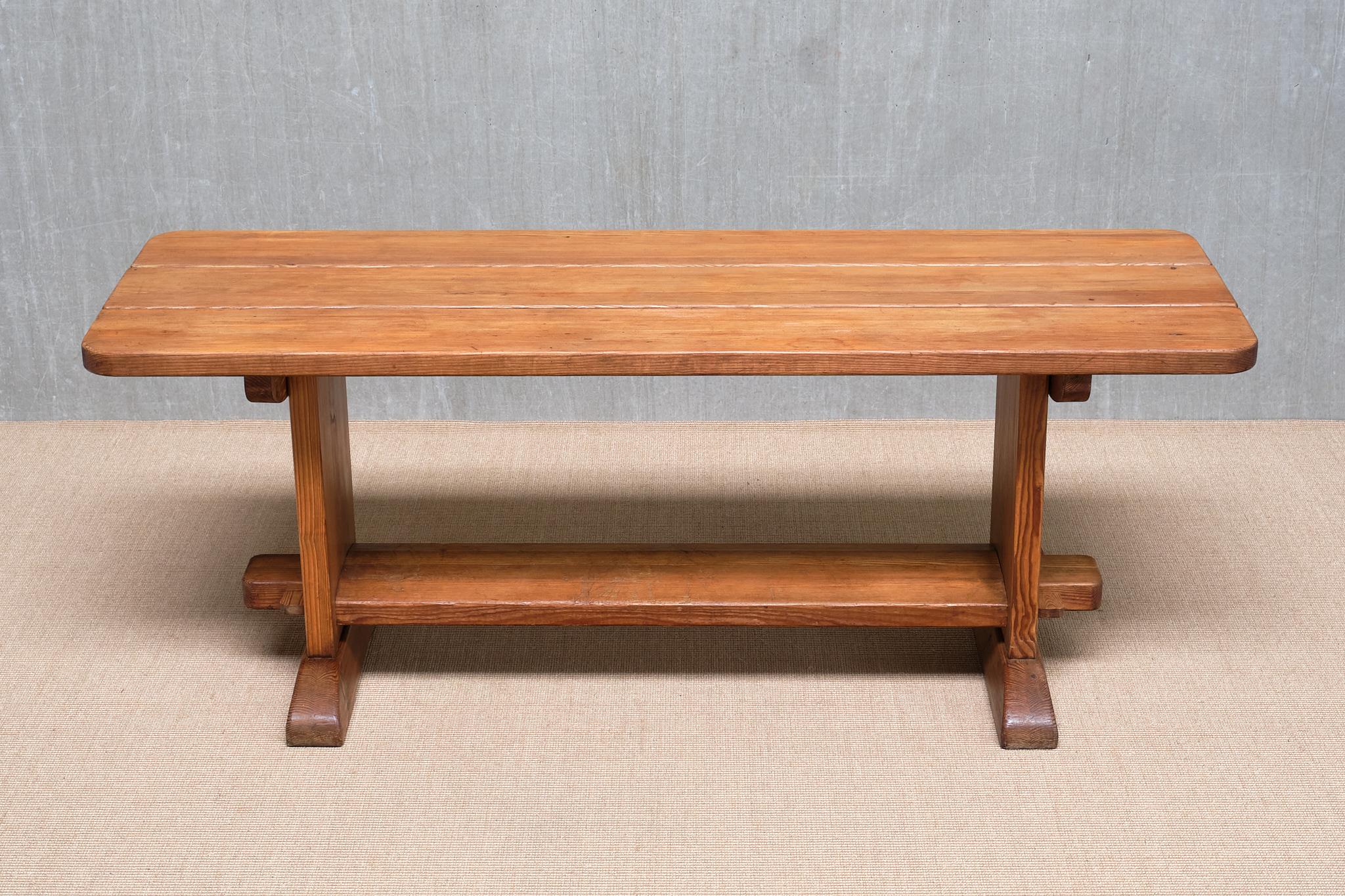 Scandinavo moderno Tavolo 'Skoga' in legno di pino di Axel Einar Hjorth, Nordiska Kompaniet, Svezia, anni '30 in vendita