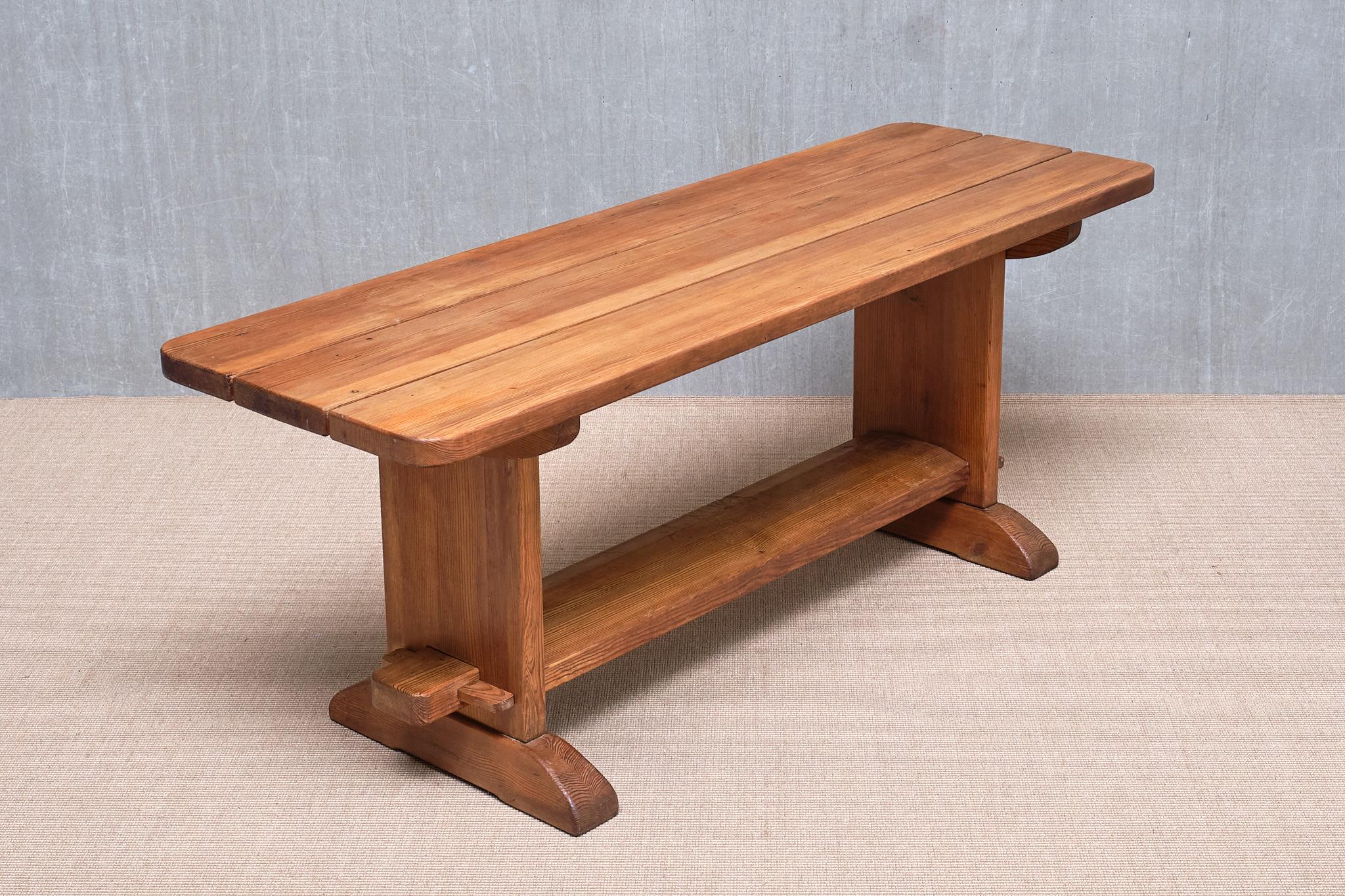 Svedese Tavolo 'Skoga' in legno di pino di Axel Einar Hjorth, Nordiska Kompaniet, Svezia, anni '30 in vendita