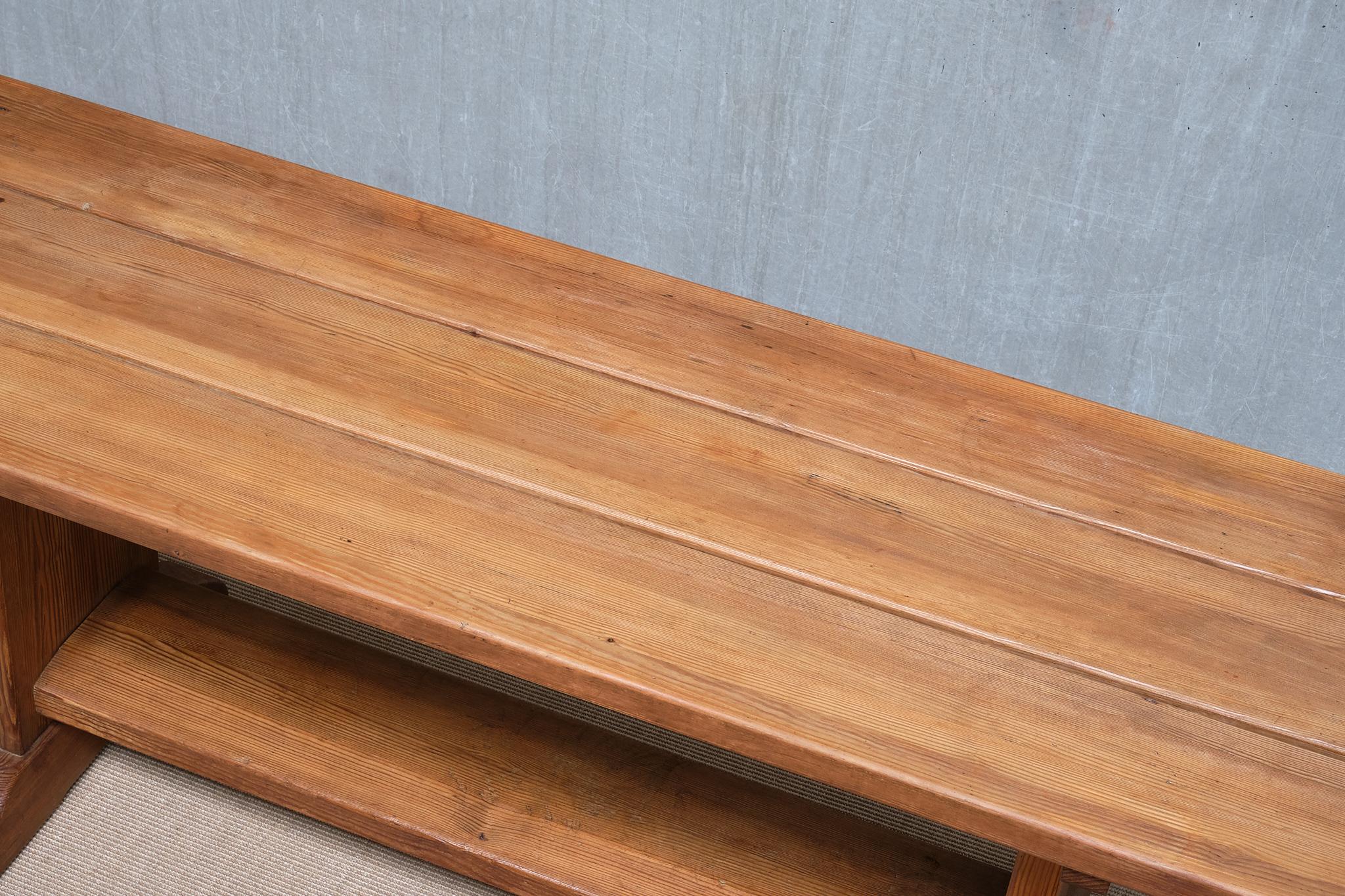 Pino Tavolo 'Skoga' in legno di pino di Axel Einar Hjorth, Nordiska Kompaniet, Svezia, anni '30 in vendita
