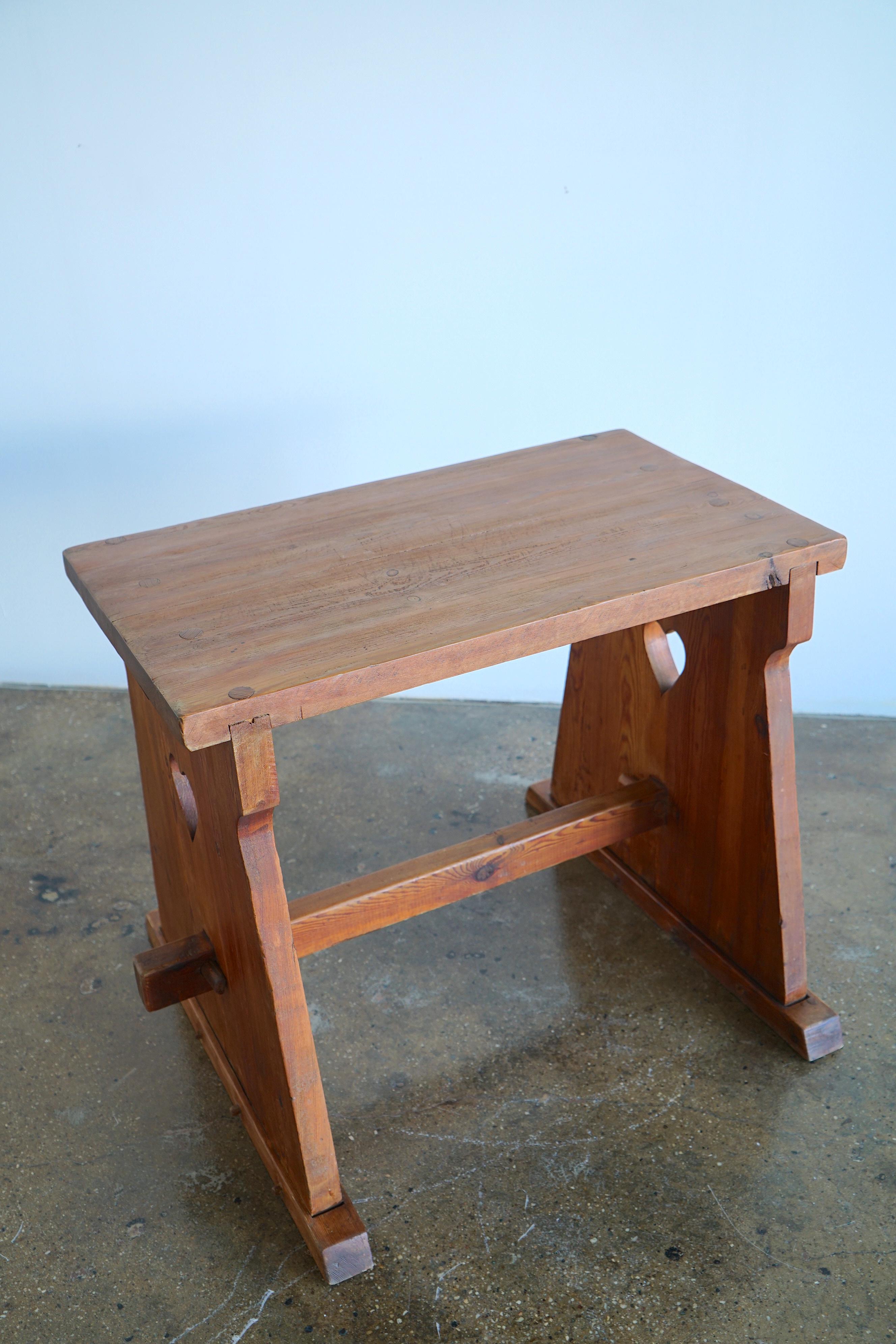 Axel Einar Hjorth style Swedish pine table, Circa 1930th. For Sale 1