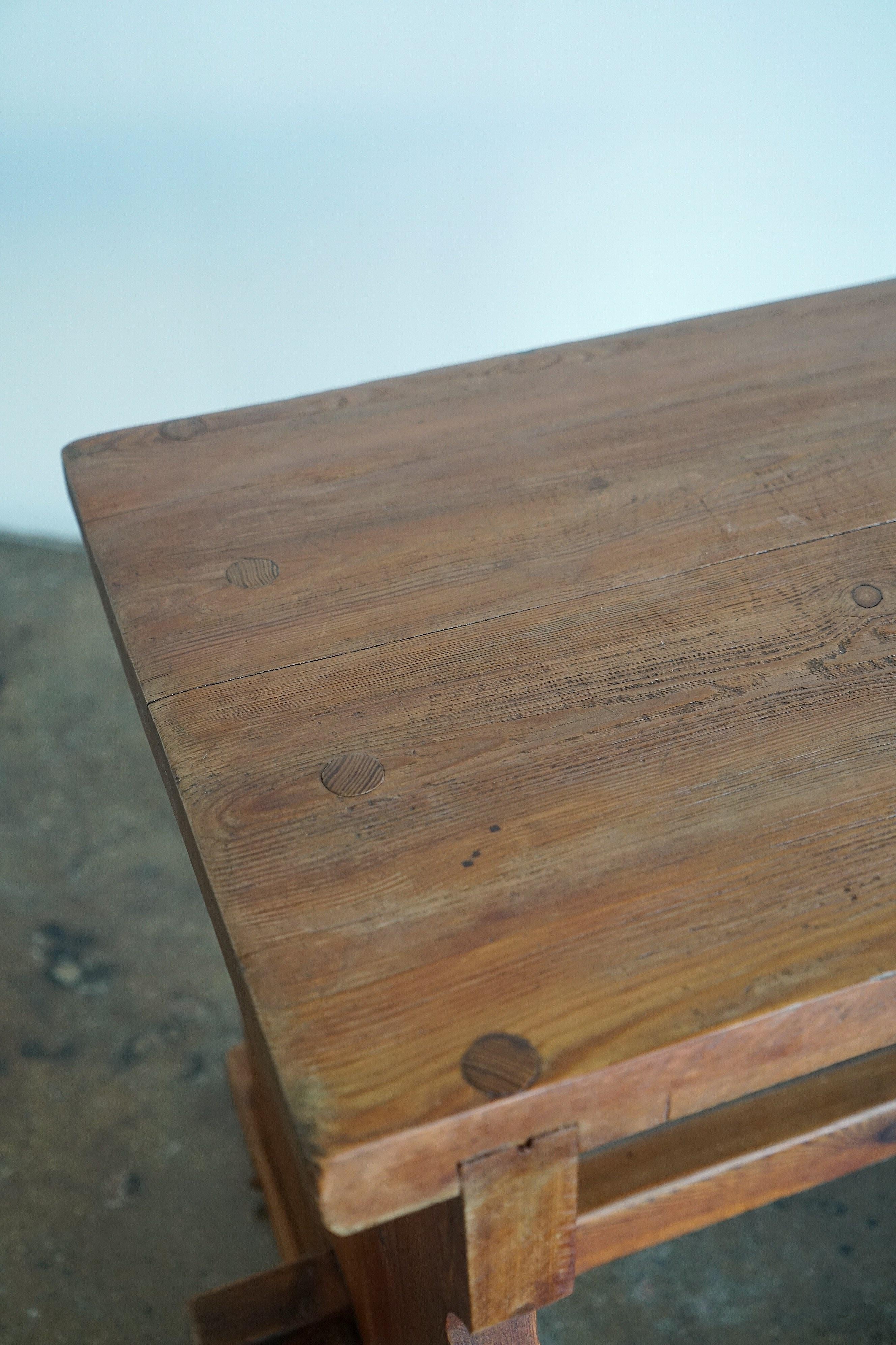 Axel Einar Hjorth style Swedish pine table, Circa 1930th. For Sale 2