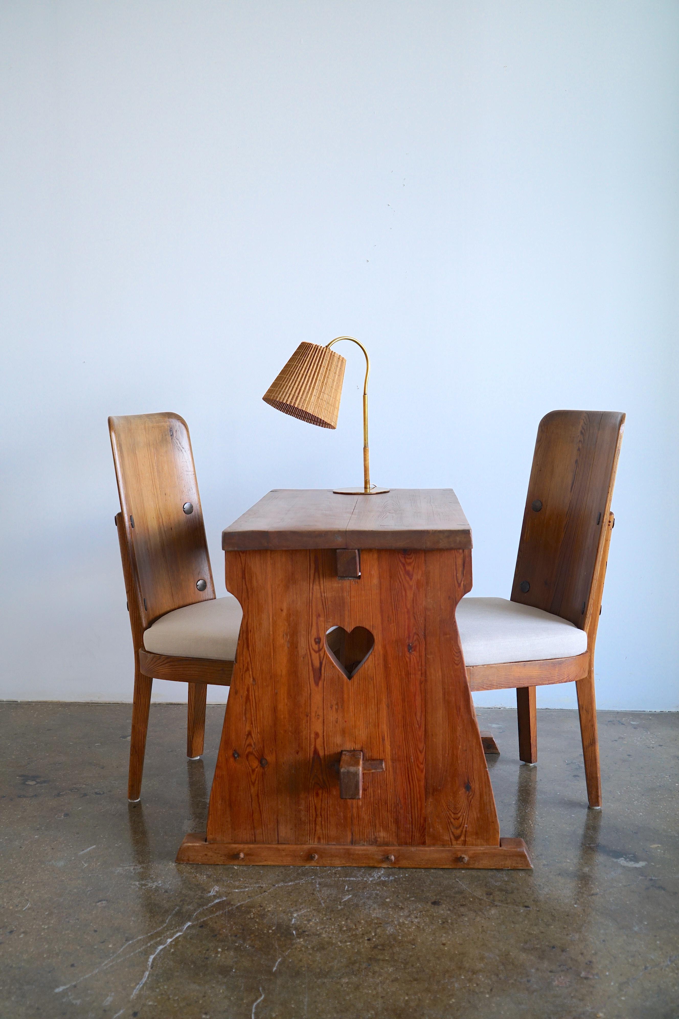 Axel Einar Hjorth style Swedish pine table, Circa 1930th. For Sale 3