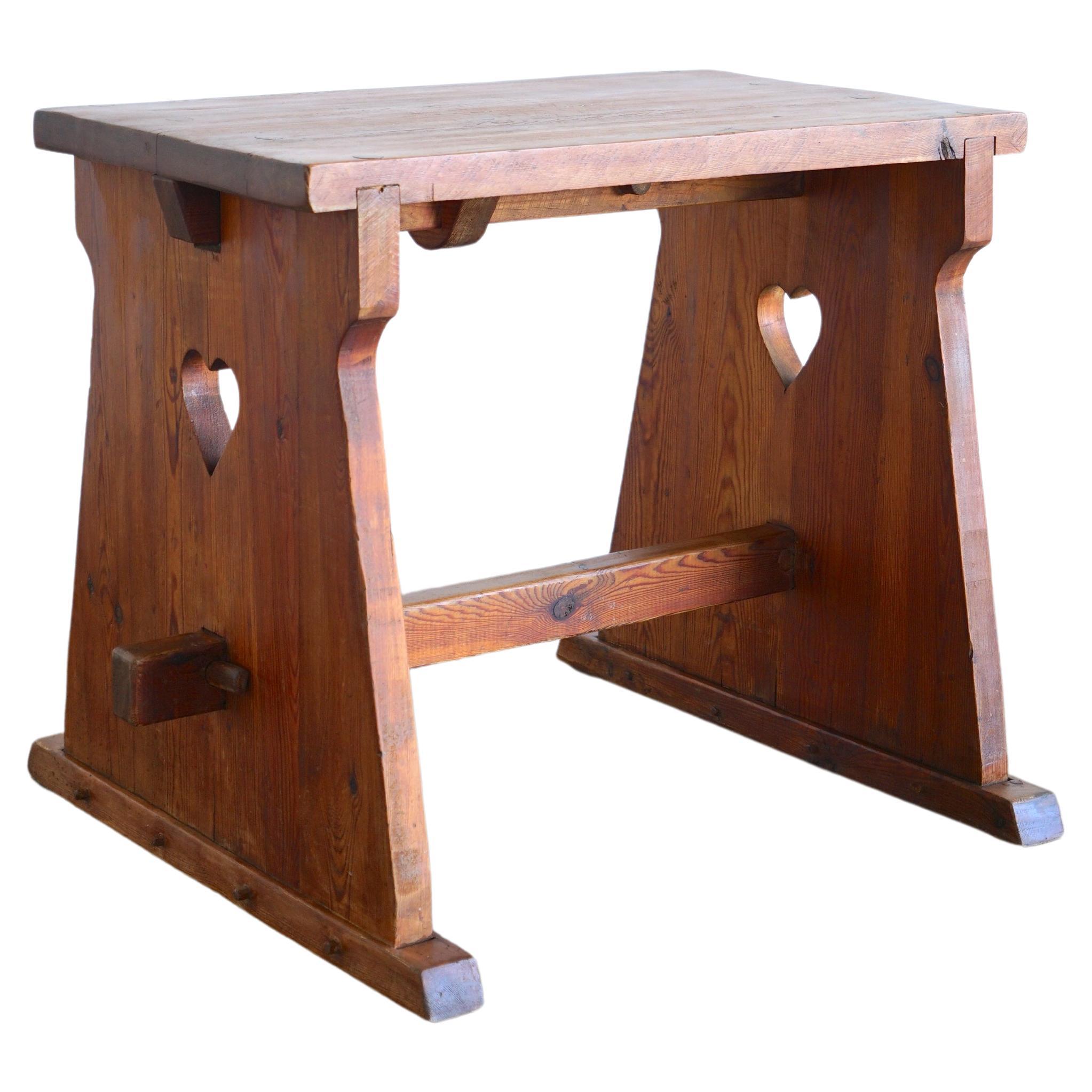 Axel Einar Hjorth style Swedish pine table, Circa 1930th. For Sale