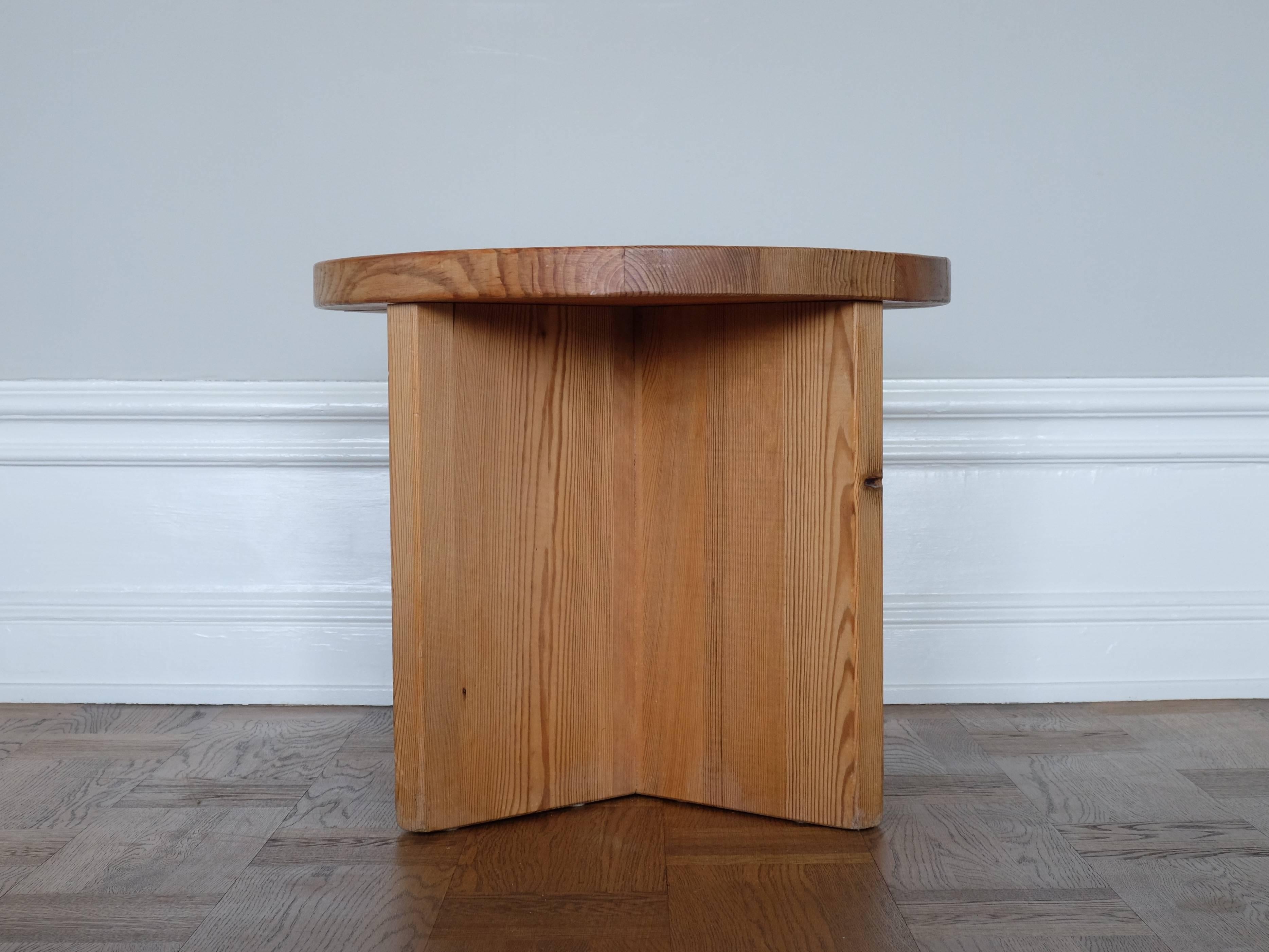 Very rare table by Axel-Einar Hjorth model 