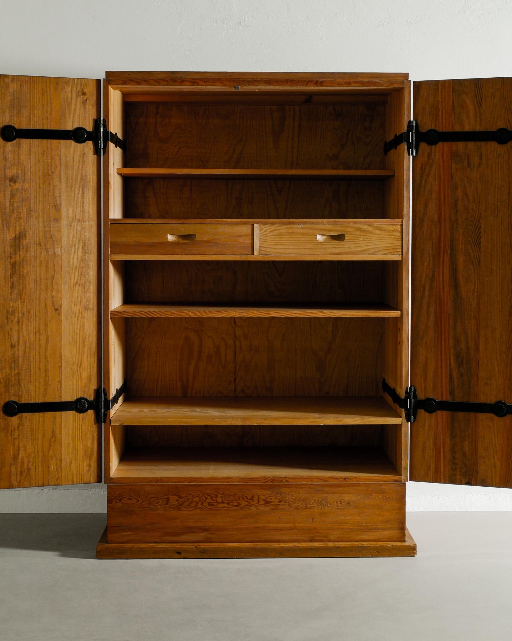 Armadio in legno 
