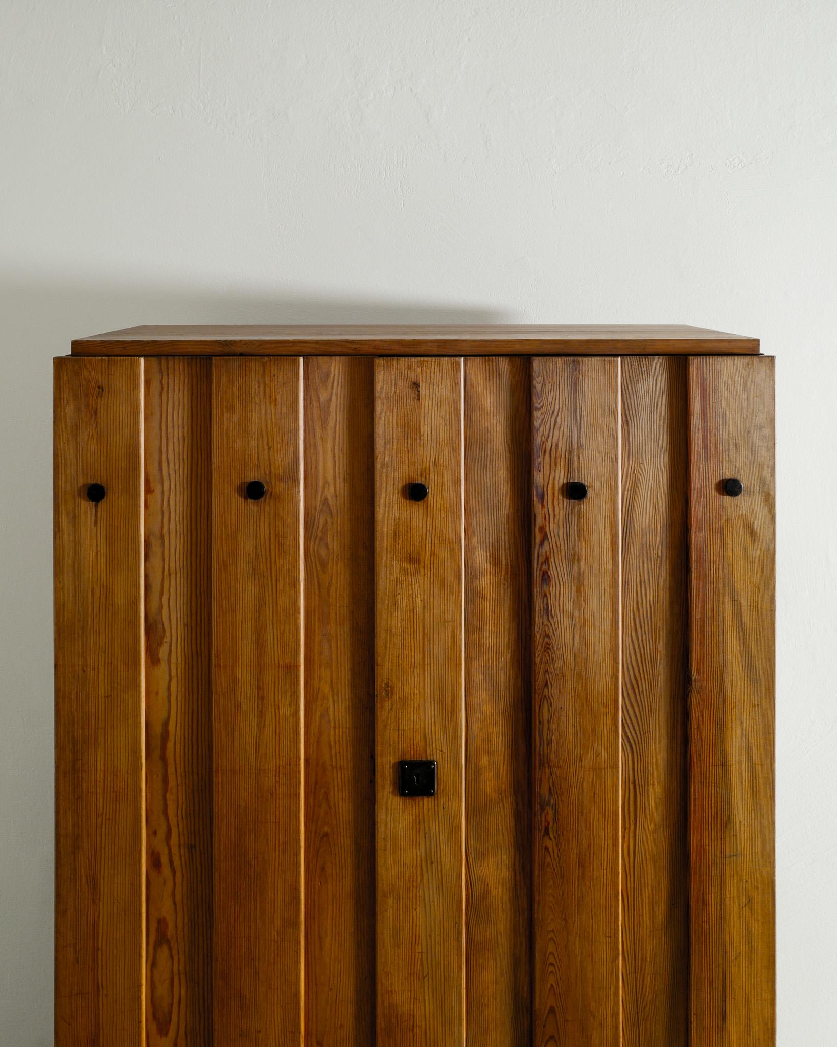 Armadio in legno 