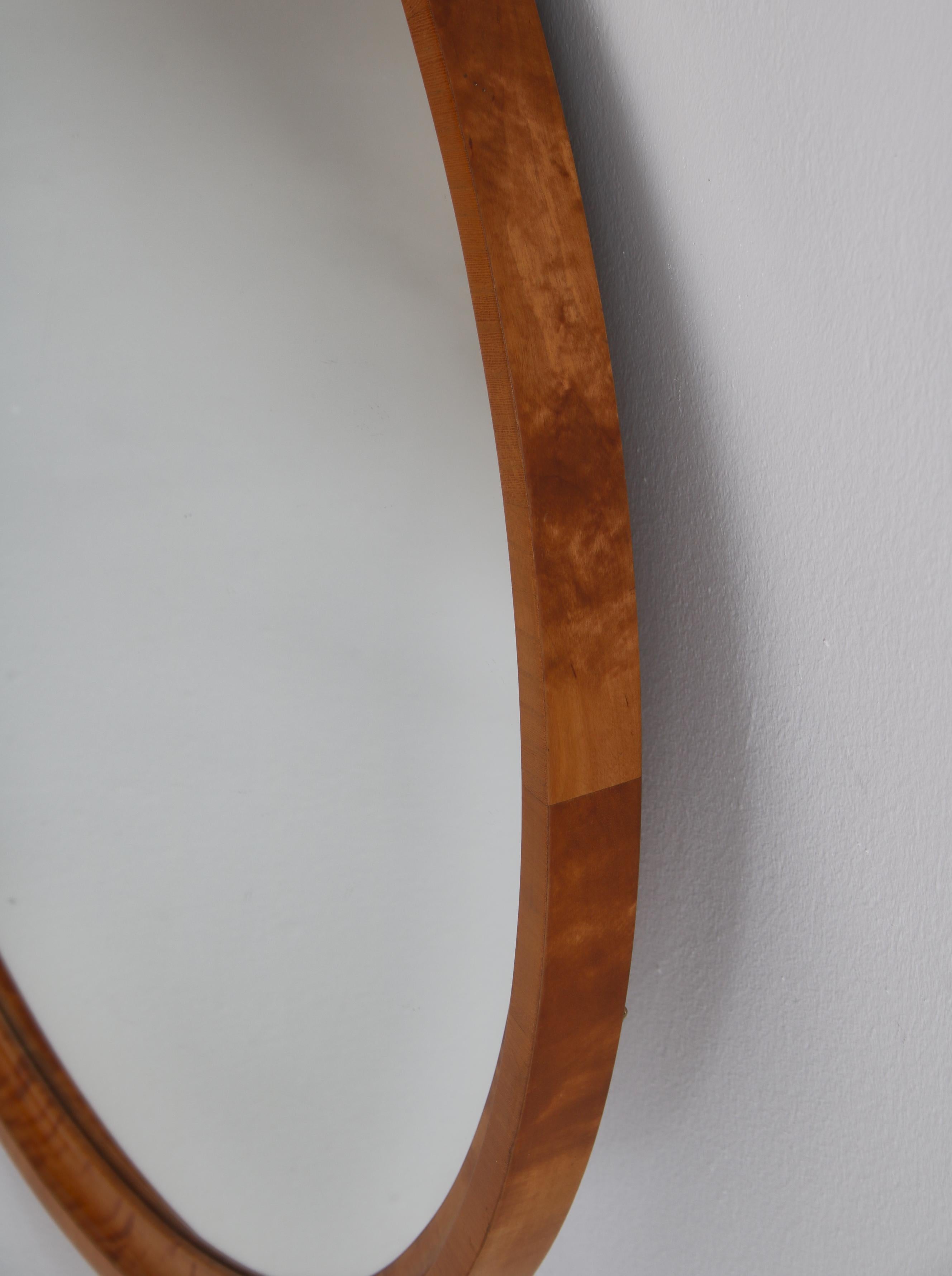 Axel Larsson Round Mirror in Flame Birch for Svenska Möbelfabriken, 1930s For Sale 4