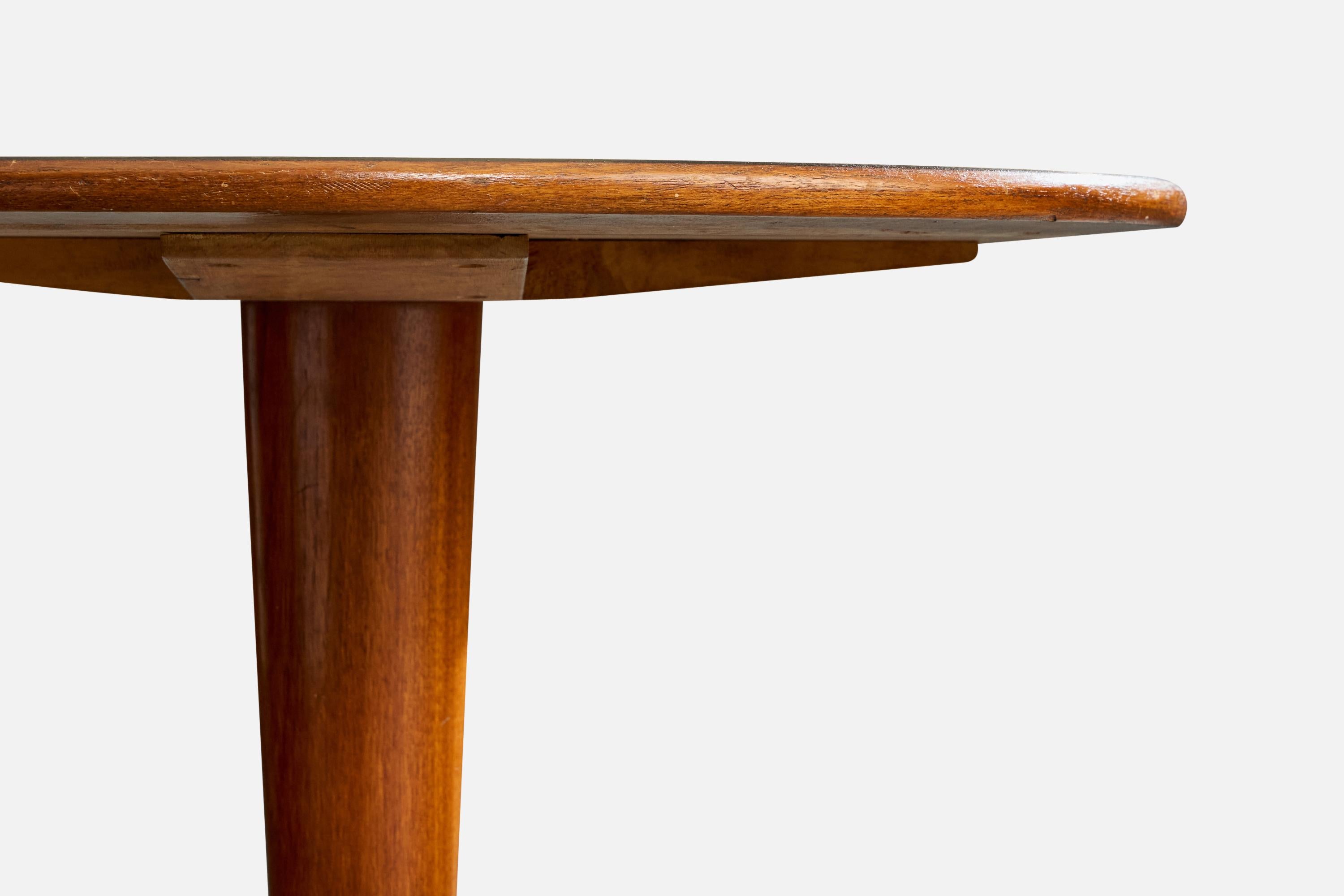 Axel Larsson, Side Table, Wood, Sweden, 1940s État moyen - En vente à High Point, NC