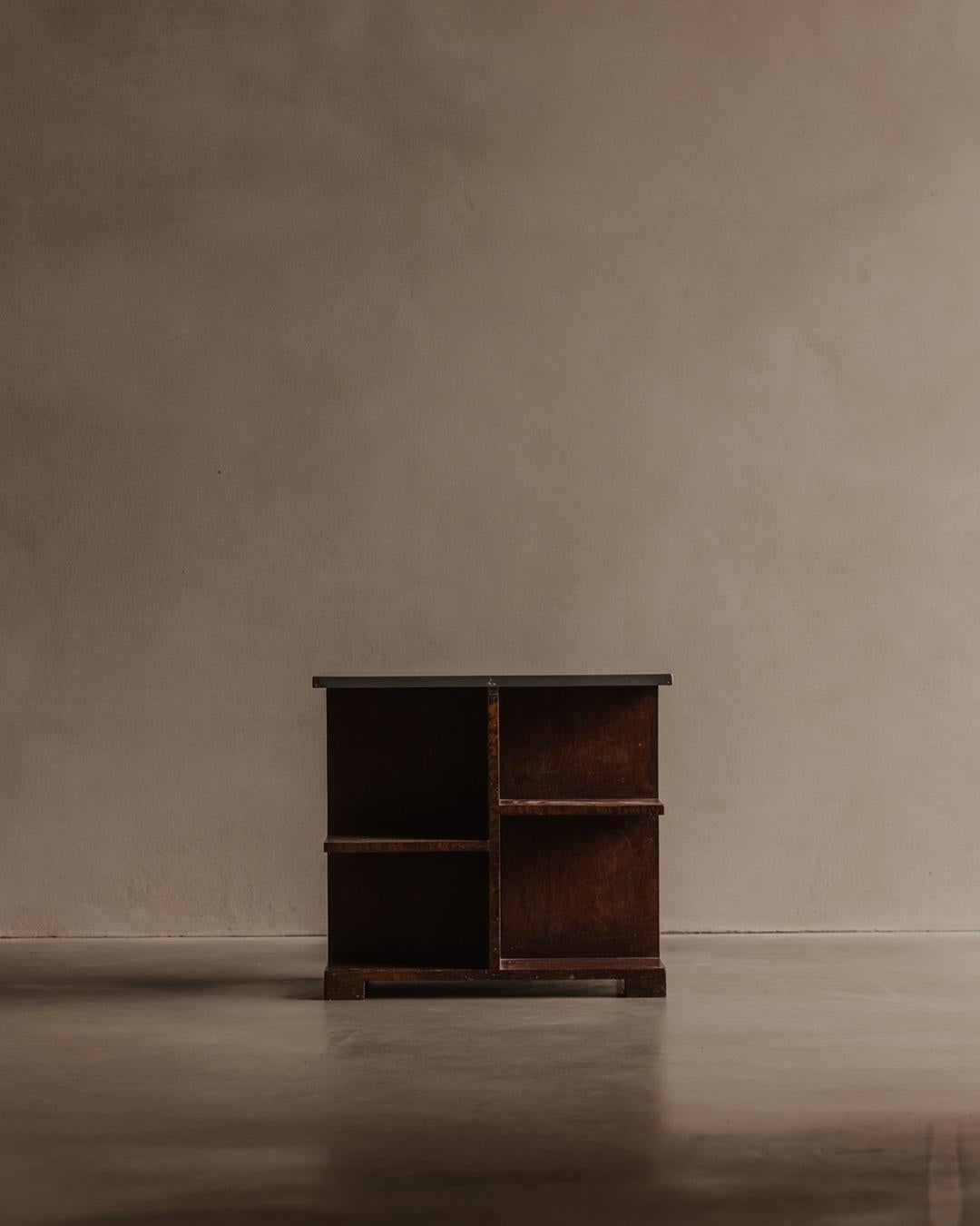 Axel Larsson - Smoker’s Table with Metal Top In Good Condition For Sale In Hasselt, VLI