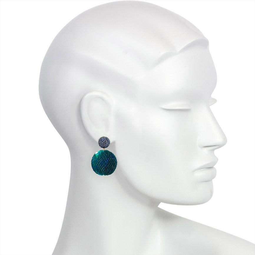 Pendientes Axel Russmeyer de oro y lentejuelas hechos a mano, See Other Color/Style Options en Nuevo estado para la venta en New York, NY