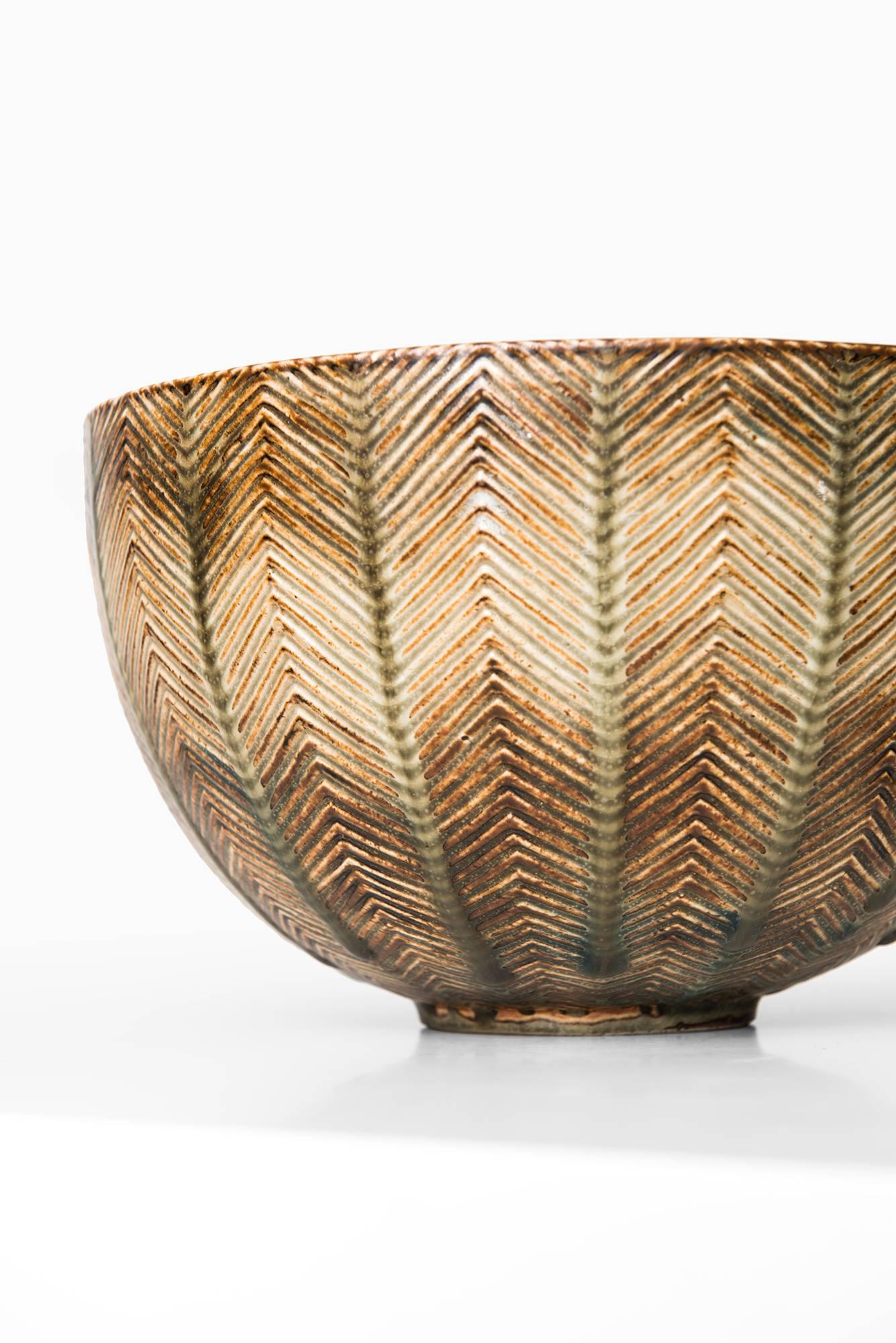 Mid-20th Century Axel Salto Ceramic Bowl Nr 20716 by Royal Copenhagen in Denmark