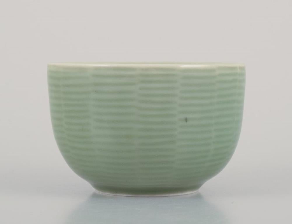 Danese Axel Salto per Royal Copenhagen. Ciotola in ceramica con decorazione a coste in vendita