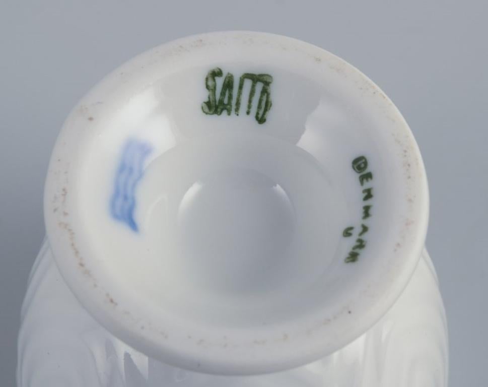 Axel Salto für Royal Copenhagen. Vier Eierschalen aus weißem Porzellan. (Dänisch) im Angebot