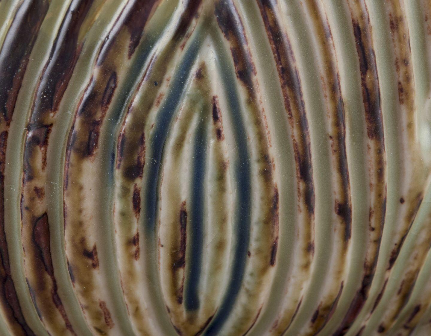 Glazed Axel Salto for Royal Copenhagen. Impressive large ceramic bowl. Fluted design. For Sale