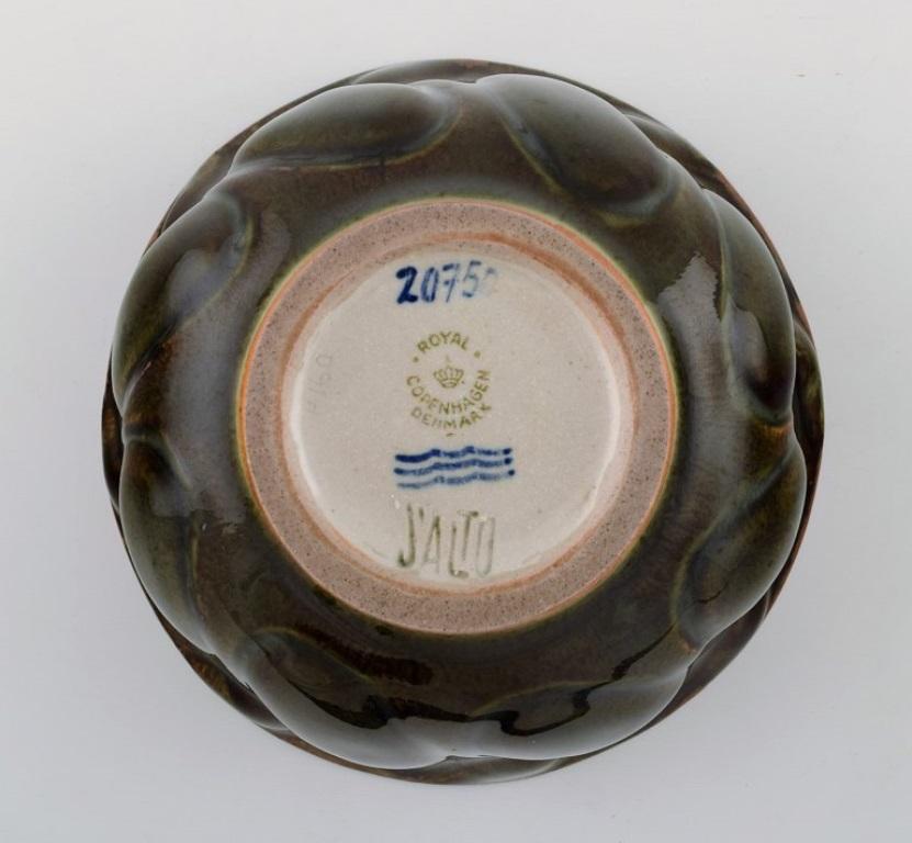 Axel Salto for Royal Copenhagen. Stoneware bowl, modelled in organic form, 1958 For Sale 2