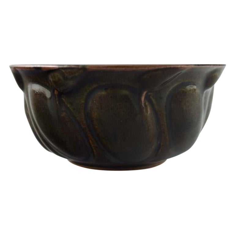 Axel Salto pour Royal Copenhagen. Bol en grès de forme organique, modèle, 1958