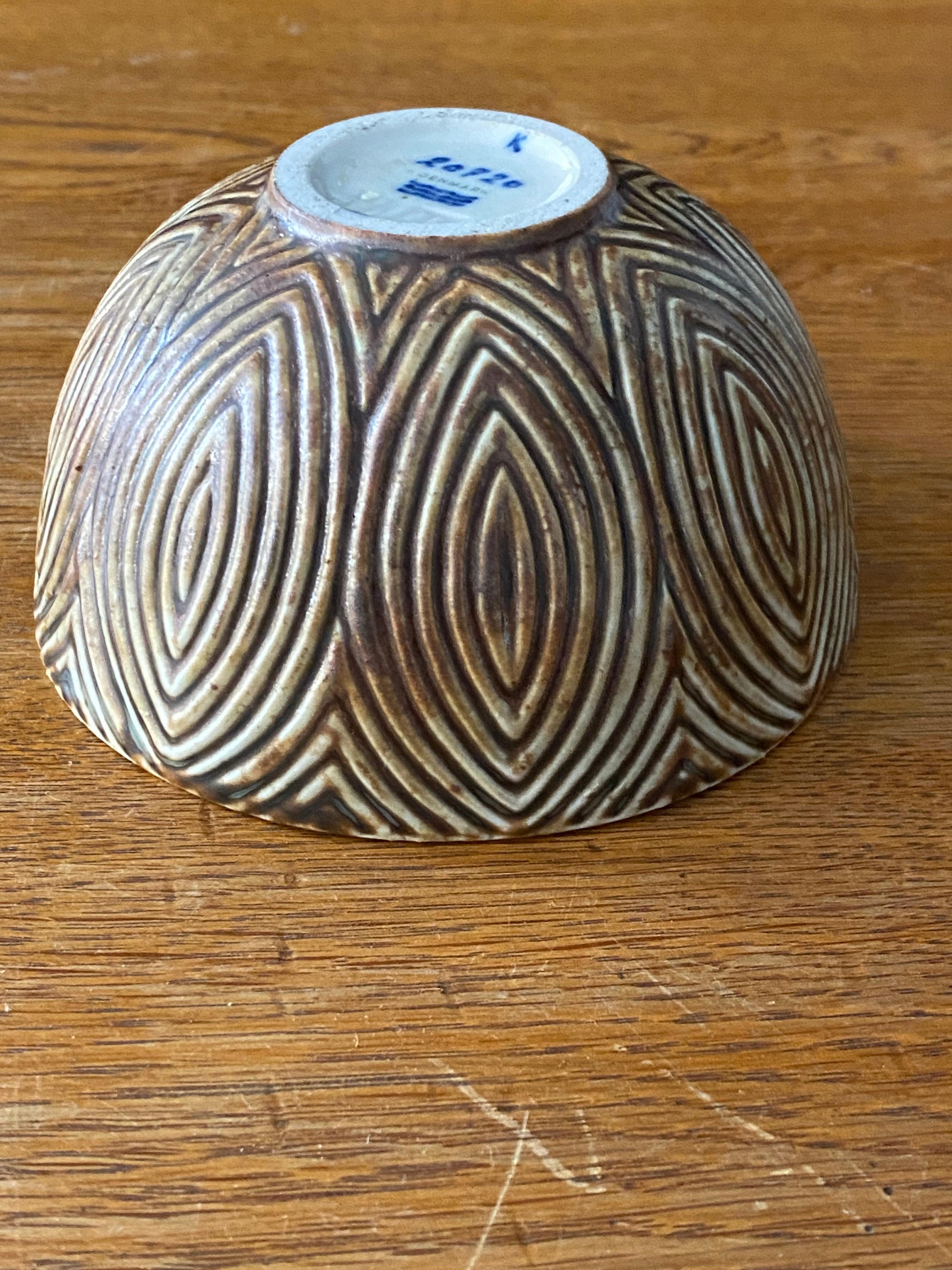 Axel Salto, Small Decorative Bowl, Stoneware, Royal Copenhagen, Denmark, 1950s In Good Condition In High Point, NC