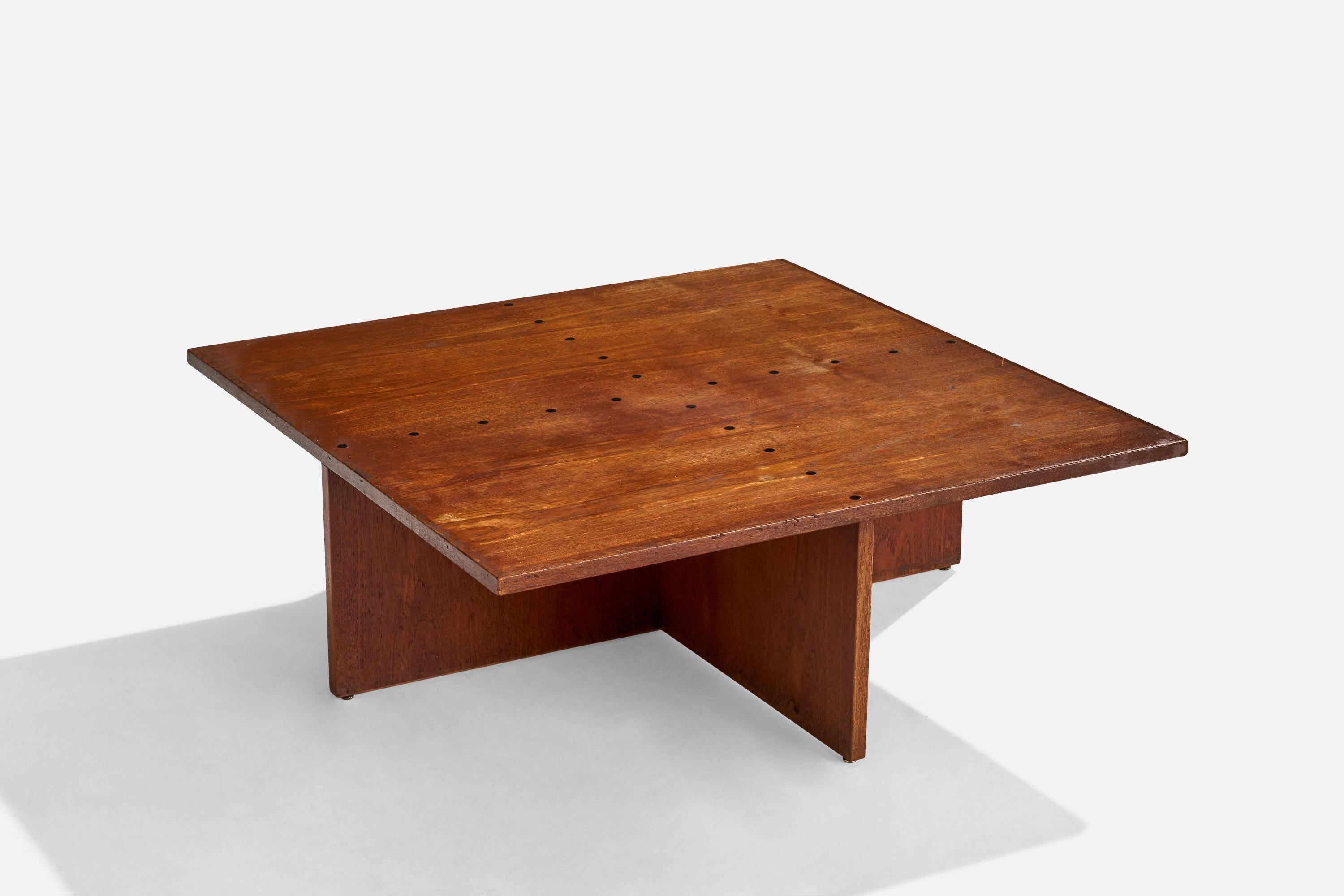 Table à café ou à cocktail en teck et ébène conçue par Axel Thygesen et produite par Interna, Danemark, c.C. 1958.

Dimensions : 14 
