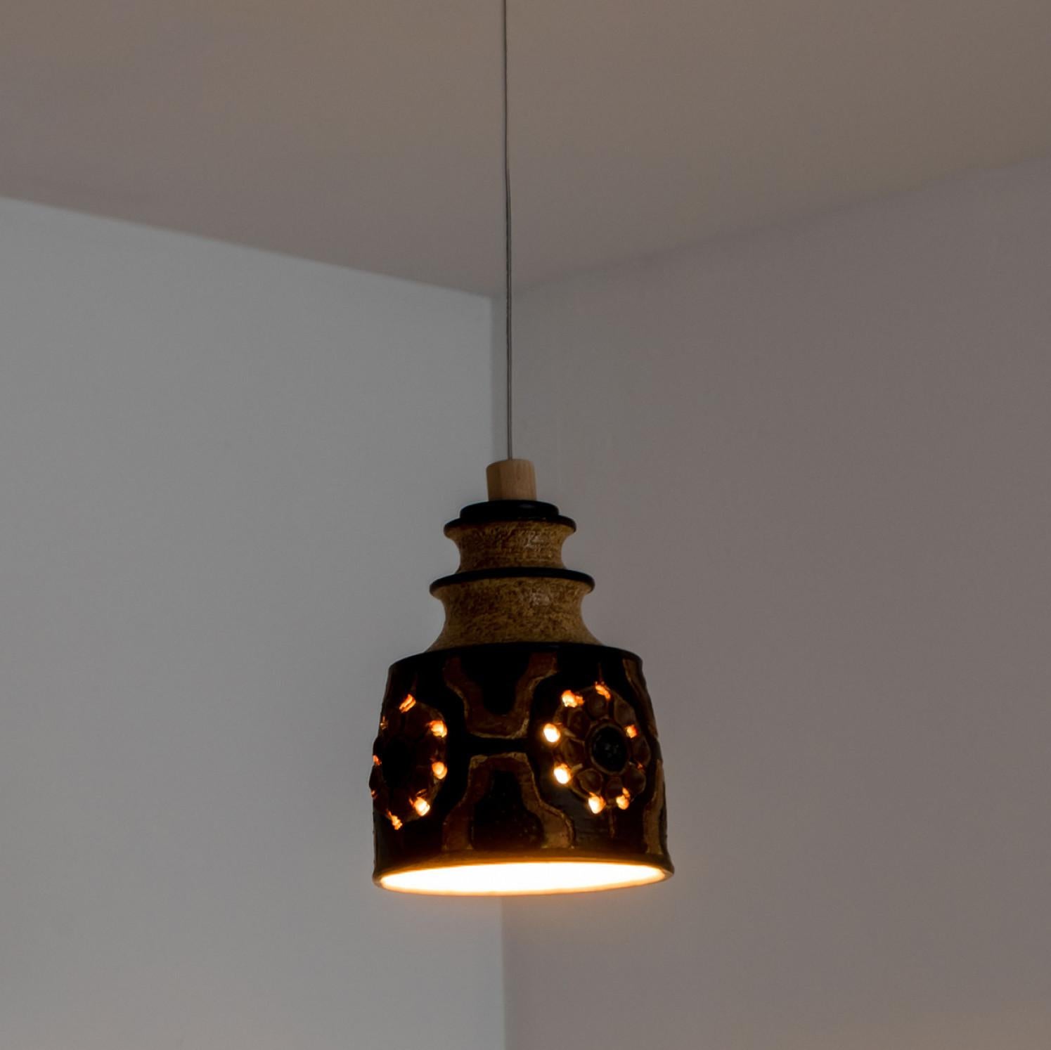 Axella Ceramic Brown Ceramic Pendelleuchte, Dänemark, 1970 (Sonstiges) im Angebot