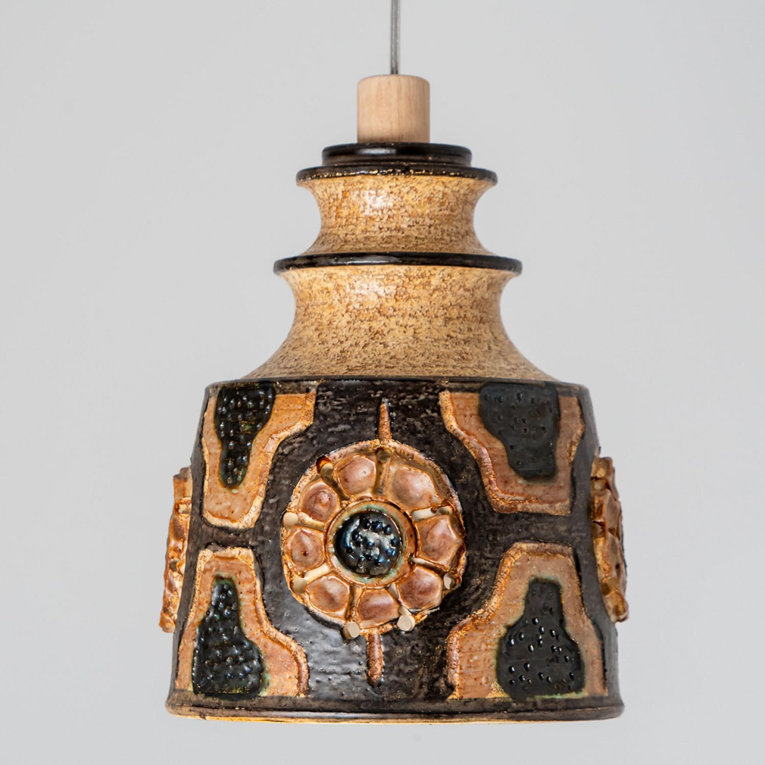 Axella Ceramic Brown Ceramic Pendelleuchte, Dänemark, 1970 (Ende des 20. Jahrhunderts) im Angebot