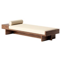 Axis Architektonische Bank in massivem amerikanischem Nussbaum & Leder von Sidani Design