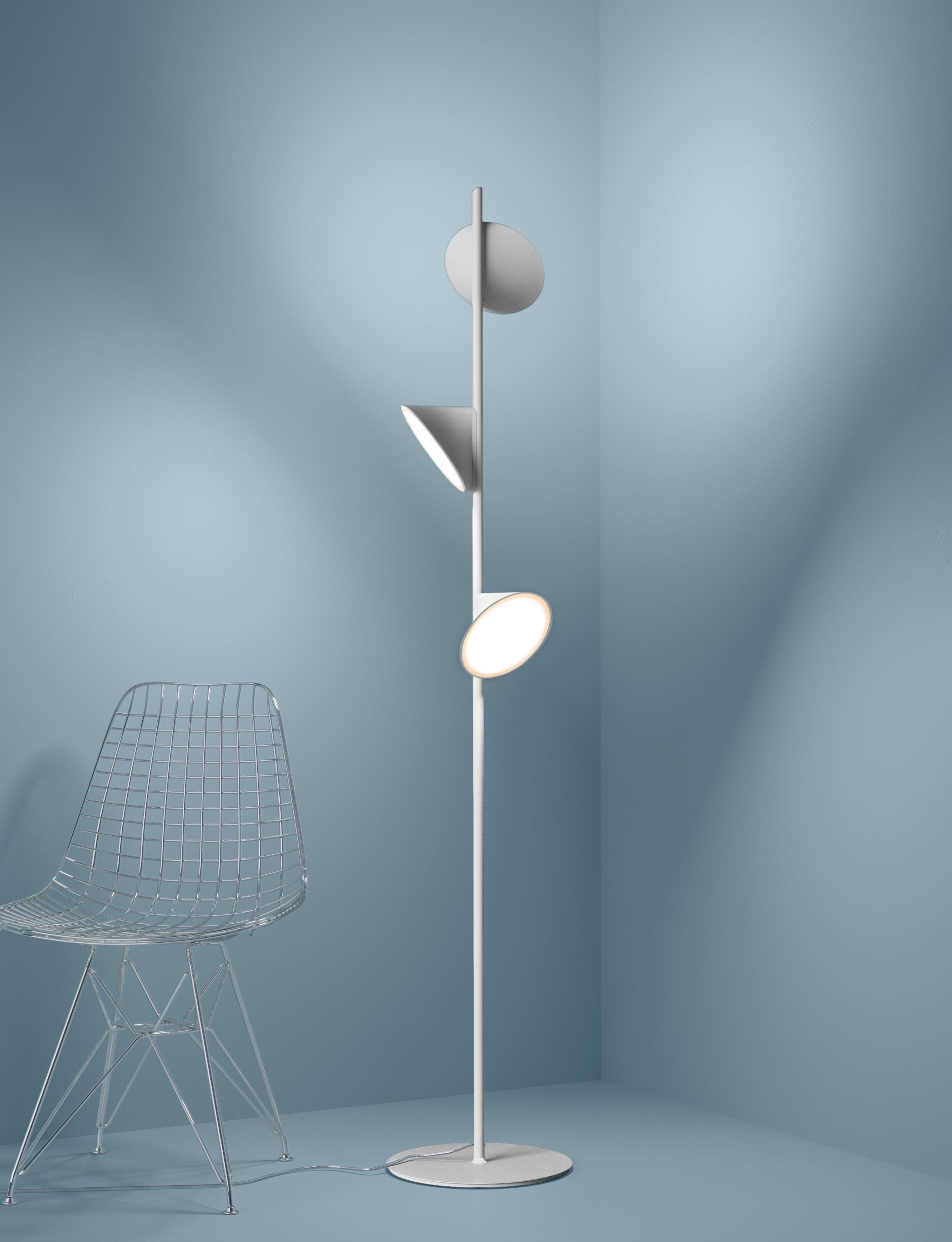 Axolight Orchid Floor Lamp with Die Cast Aluminum Body in Anthracite Grey by Rainer Mutsch

Orchid design expresses the enchantment of nature with its splendid stems and buds. Direct light beams like rays of sun and intense diffused glow to