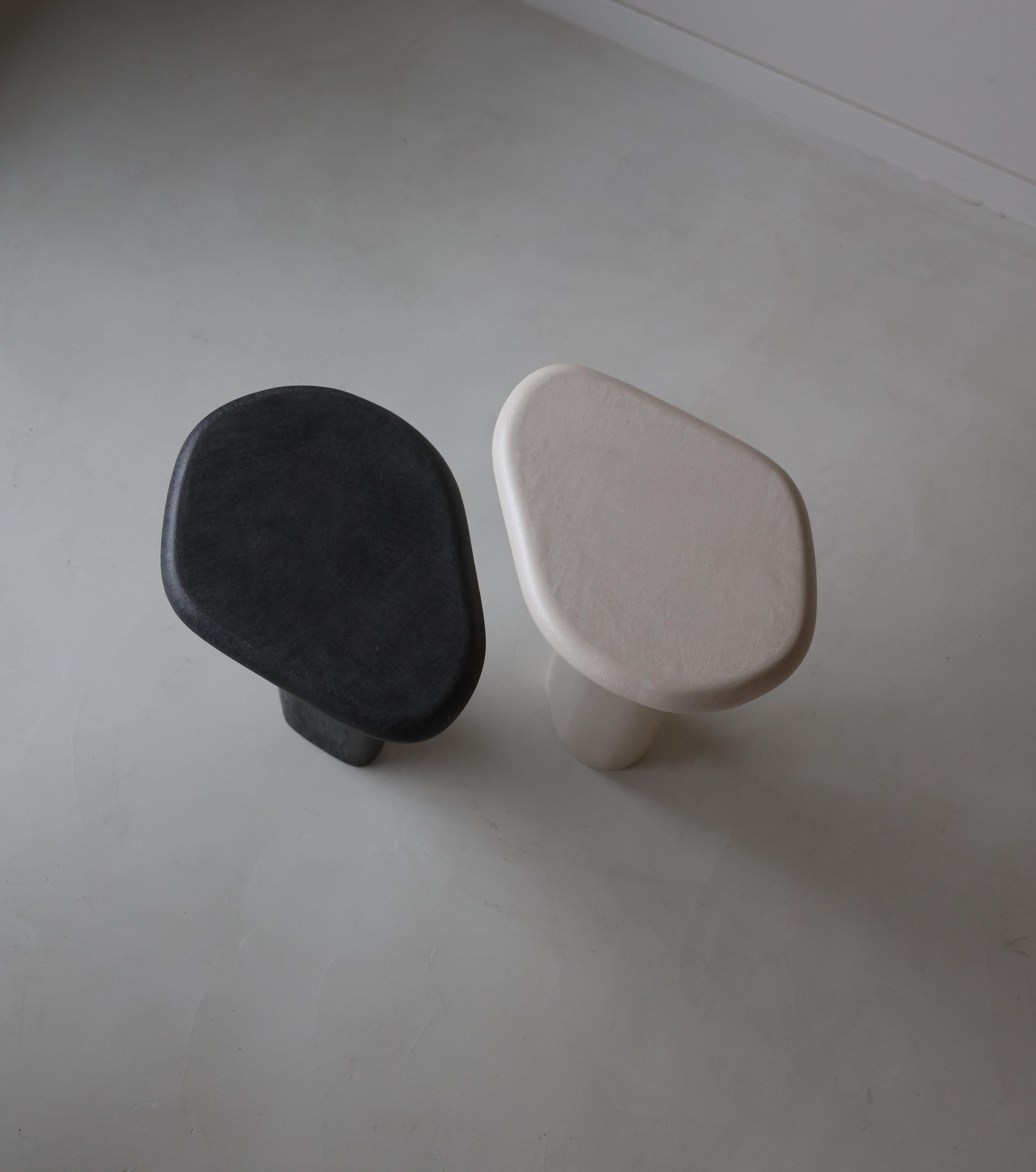 Belge Table d'appoint Aya de Kasanai en vente