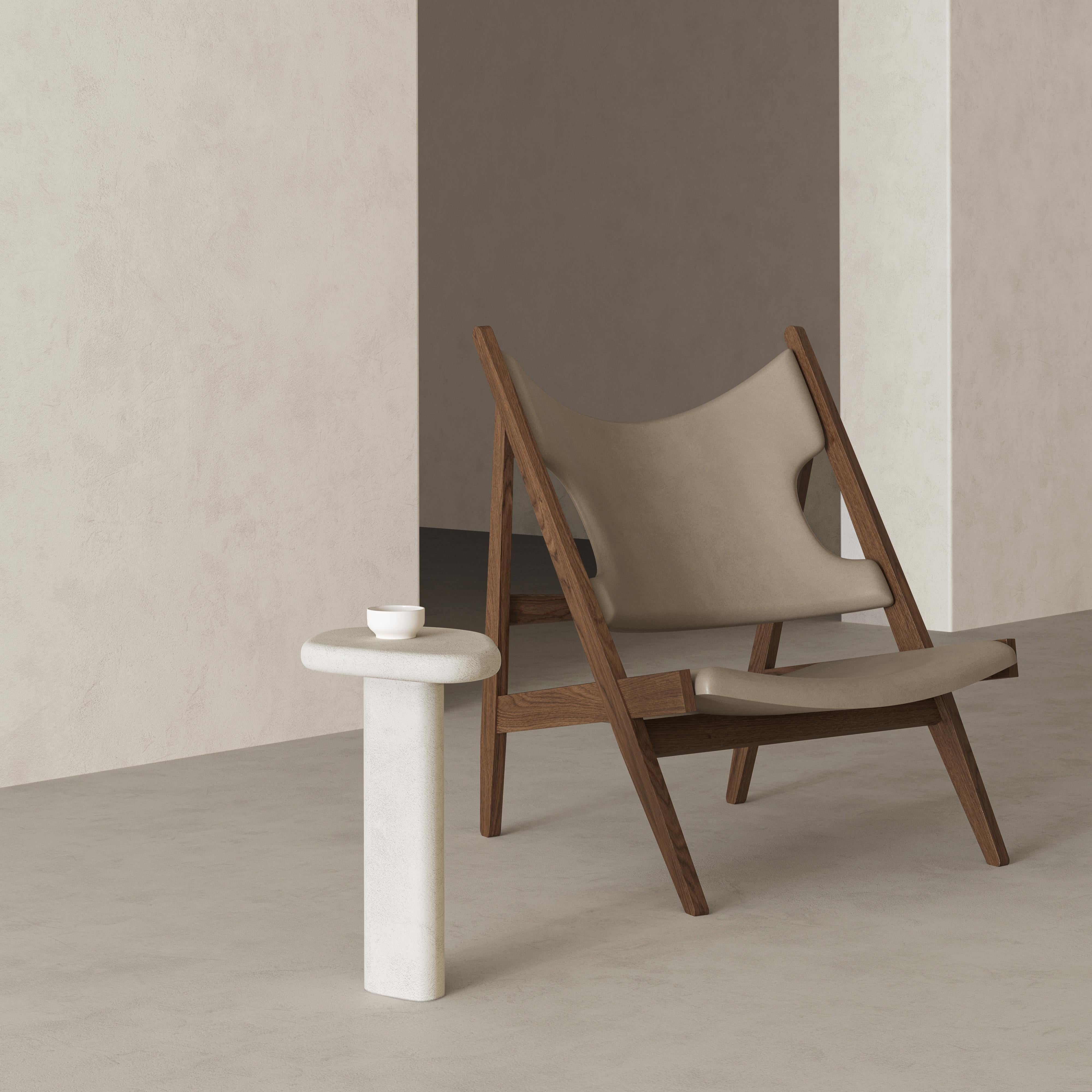 Plâtre Table d'appoint Aya de Kasanai en vente