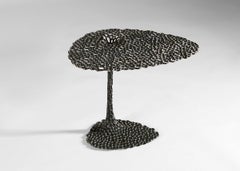 Ayala Serfaty, Janus, Beistelltisch aus patinierter Bronze, Israel, 2025