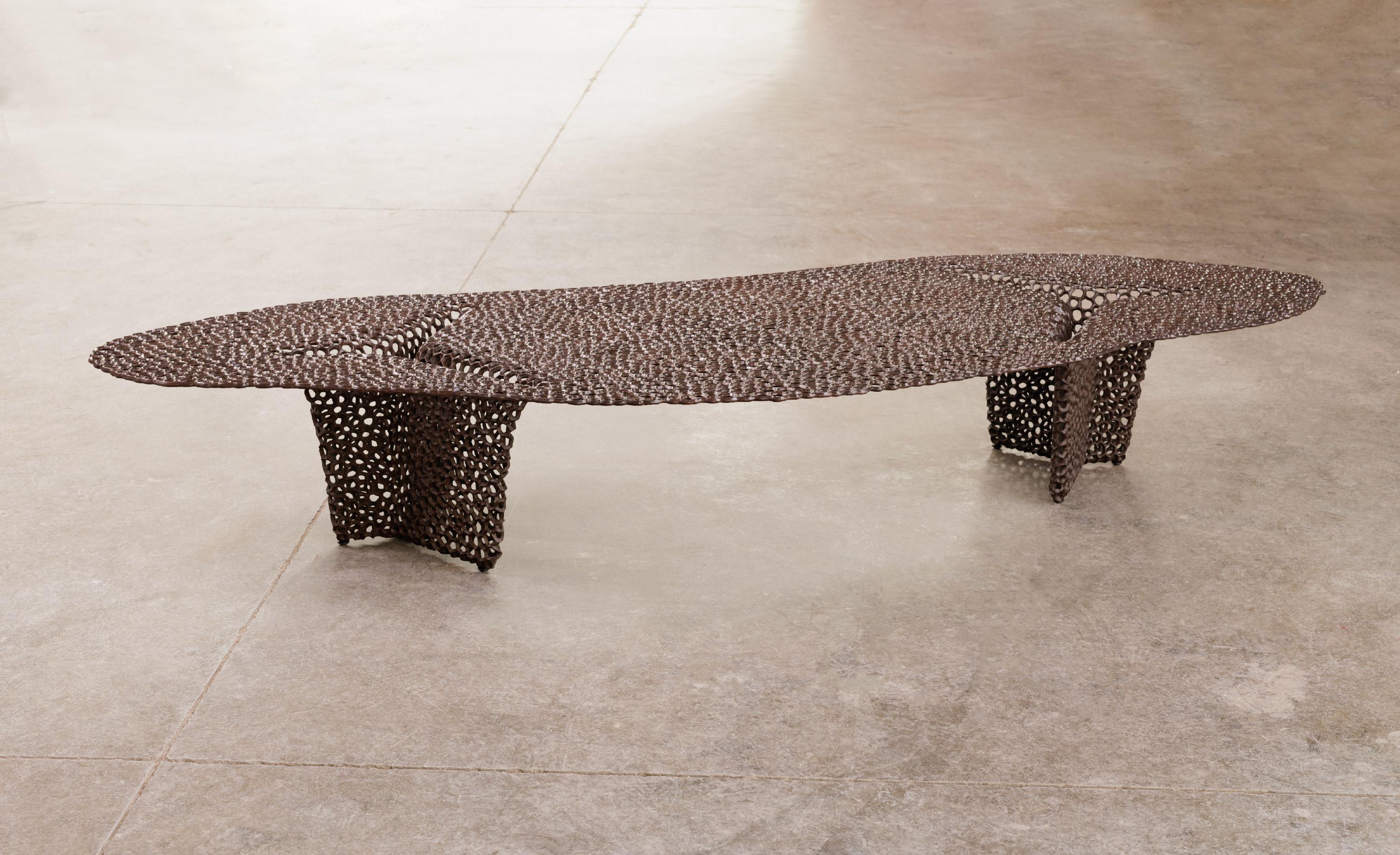 Ayala Serfaty, Masha, série Janus, table basse en bronze patiné, Israël, 2023 en vente 1