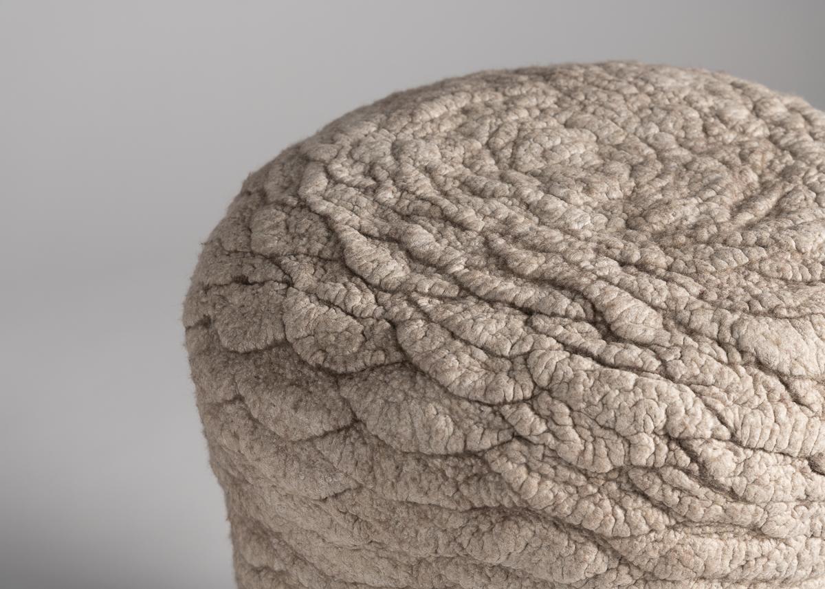 Ayala Serfaty, tabouret Sha Date, tabouret fait main, Israël, 2019 Excellent état - En vente à New York, NY