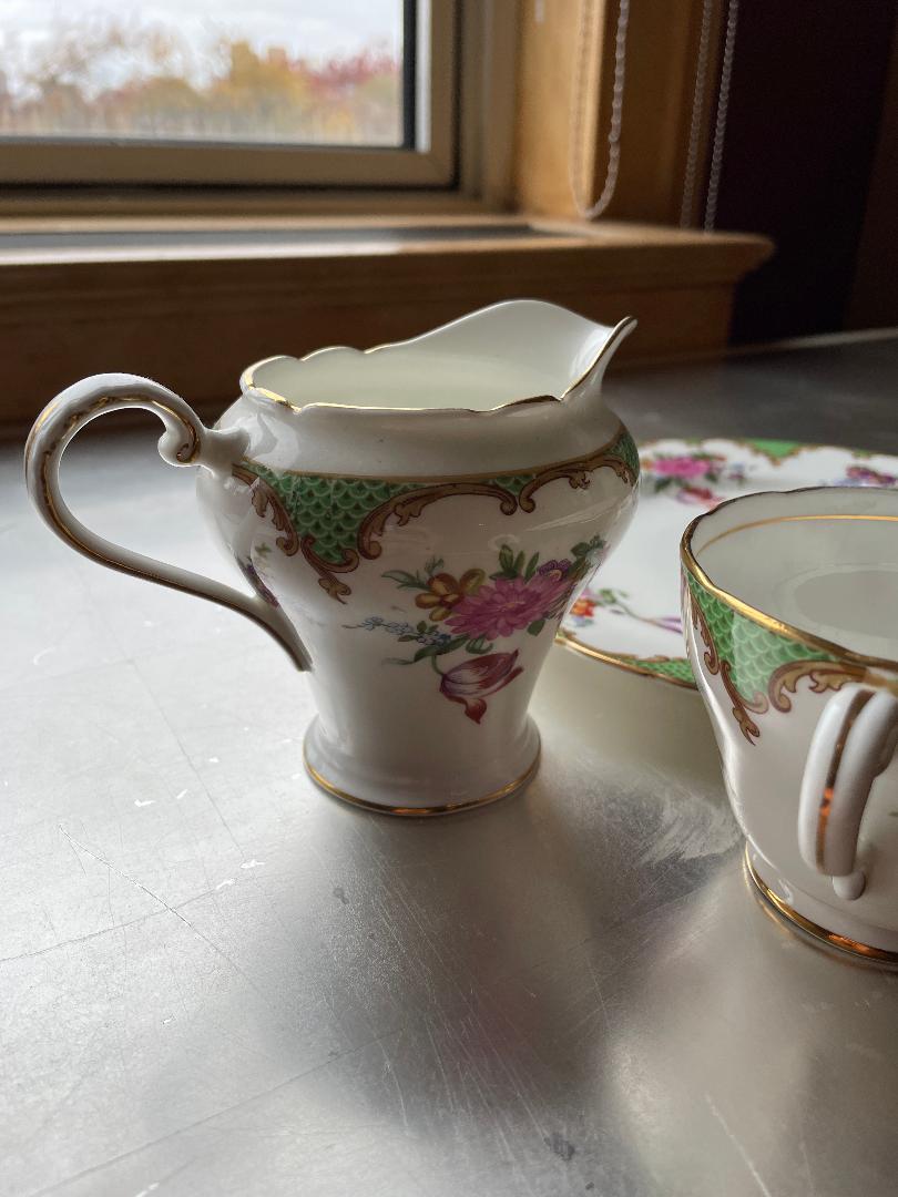 English Aynsley Bone China Decorative Tea Set For Sale
