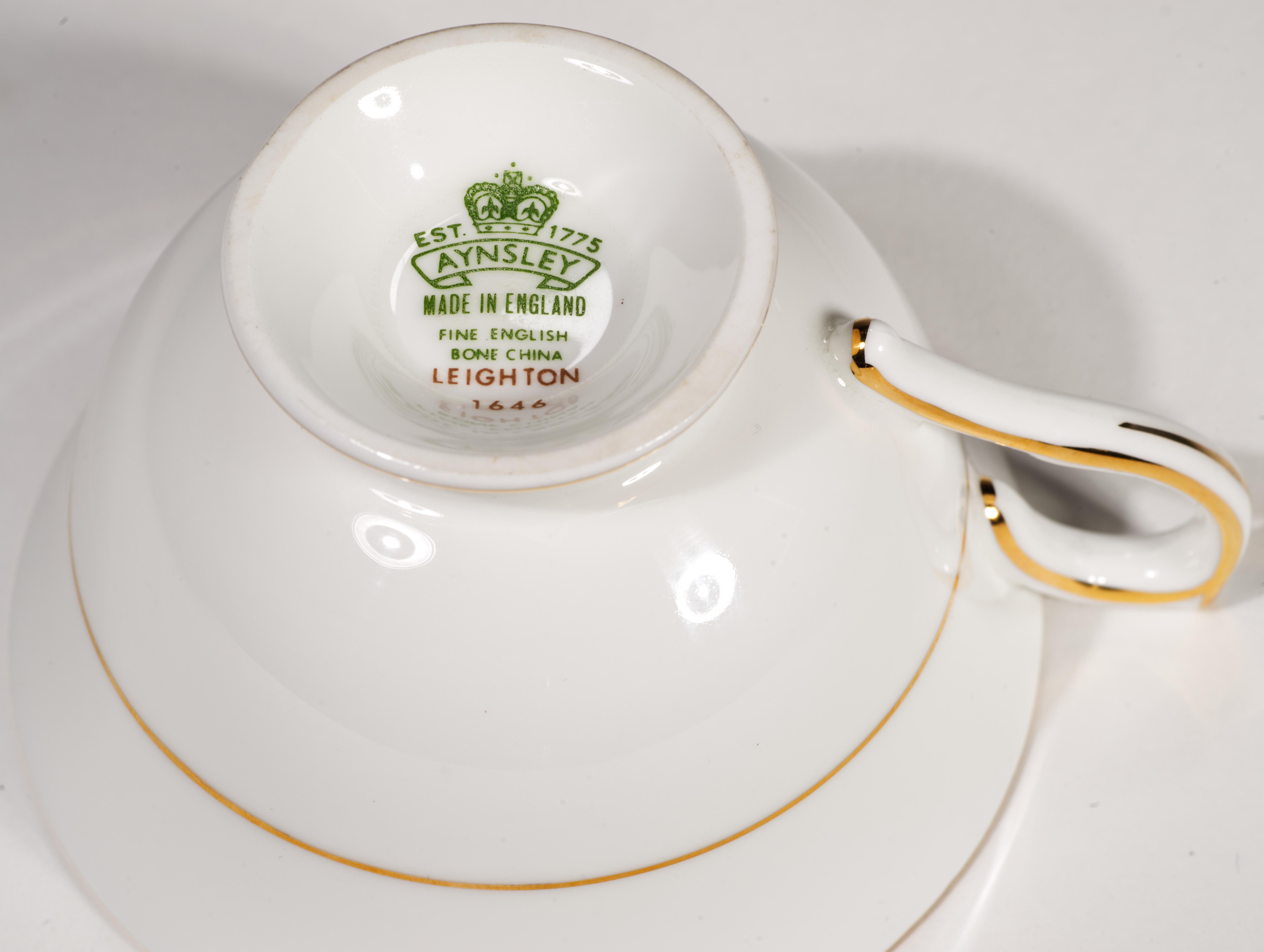 Aynsley England Leighton Cobalt Set di 4 tazze, piattini e piatti in porcellana in vendita 2