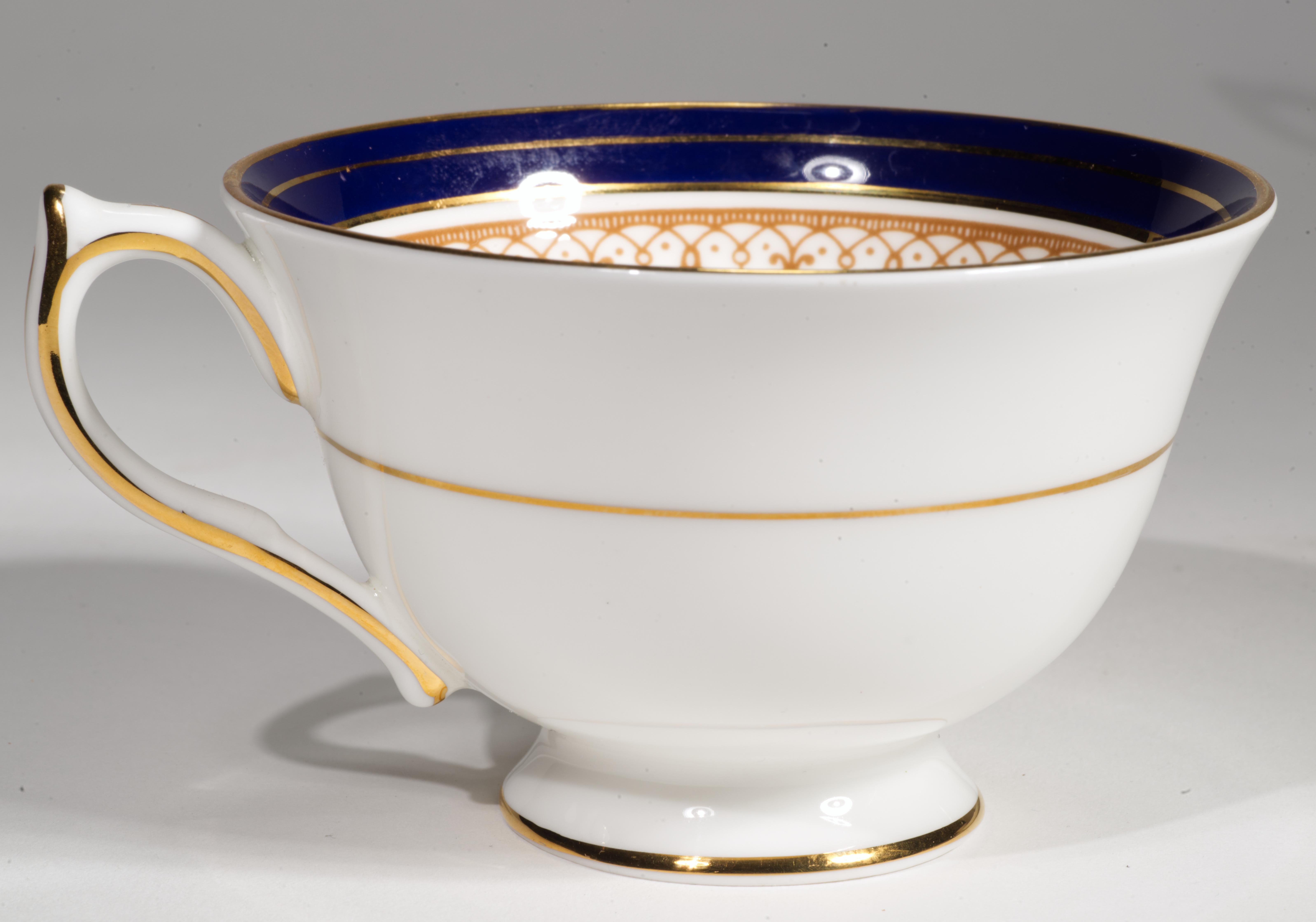 Aynsley England Leighton Cobalt Set di 4 tazze, piattini e piatti in porcellana in vendita 5