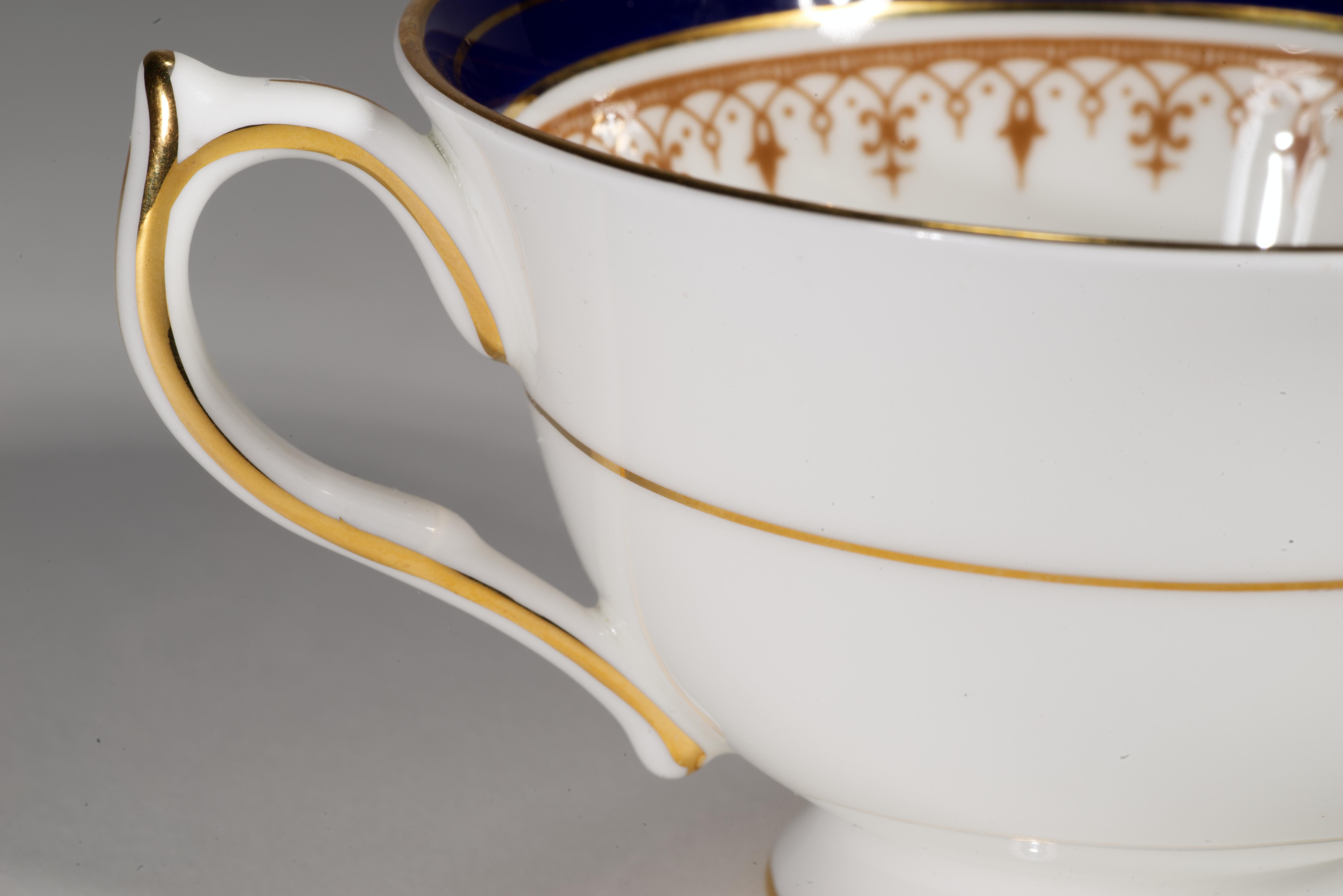 Aynsley England Leighton Cobalt Set di 4 tazze, piattini e piatti in porcellana in vendita 6