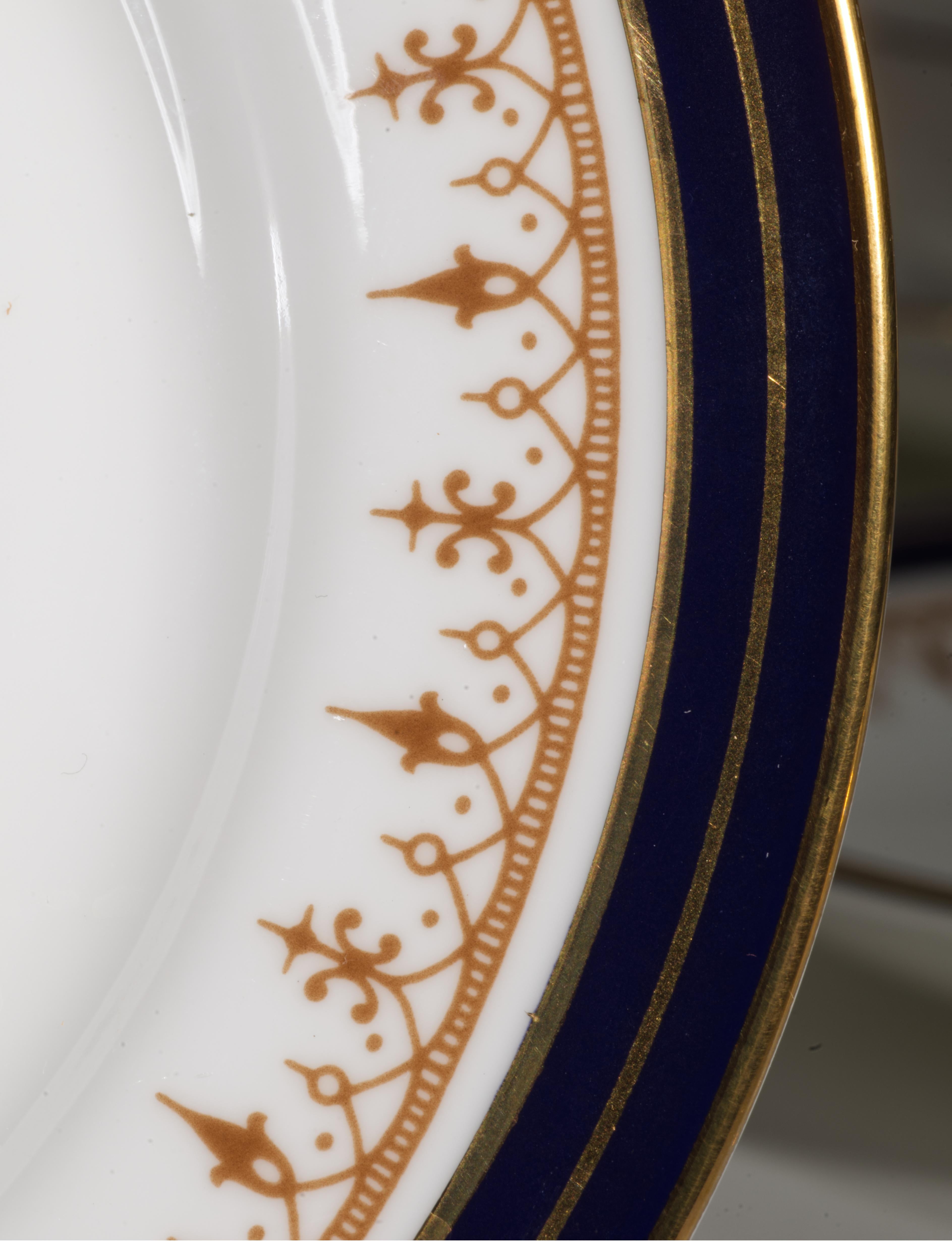 Aynsley England Leighton Cobalt Set di 4 tazze, piattini e piatti in porcellana in vendita 7
