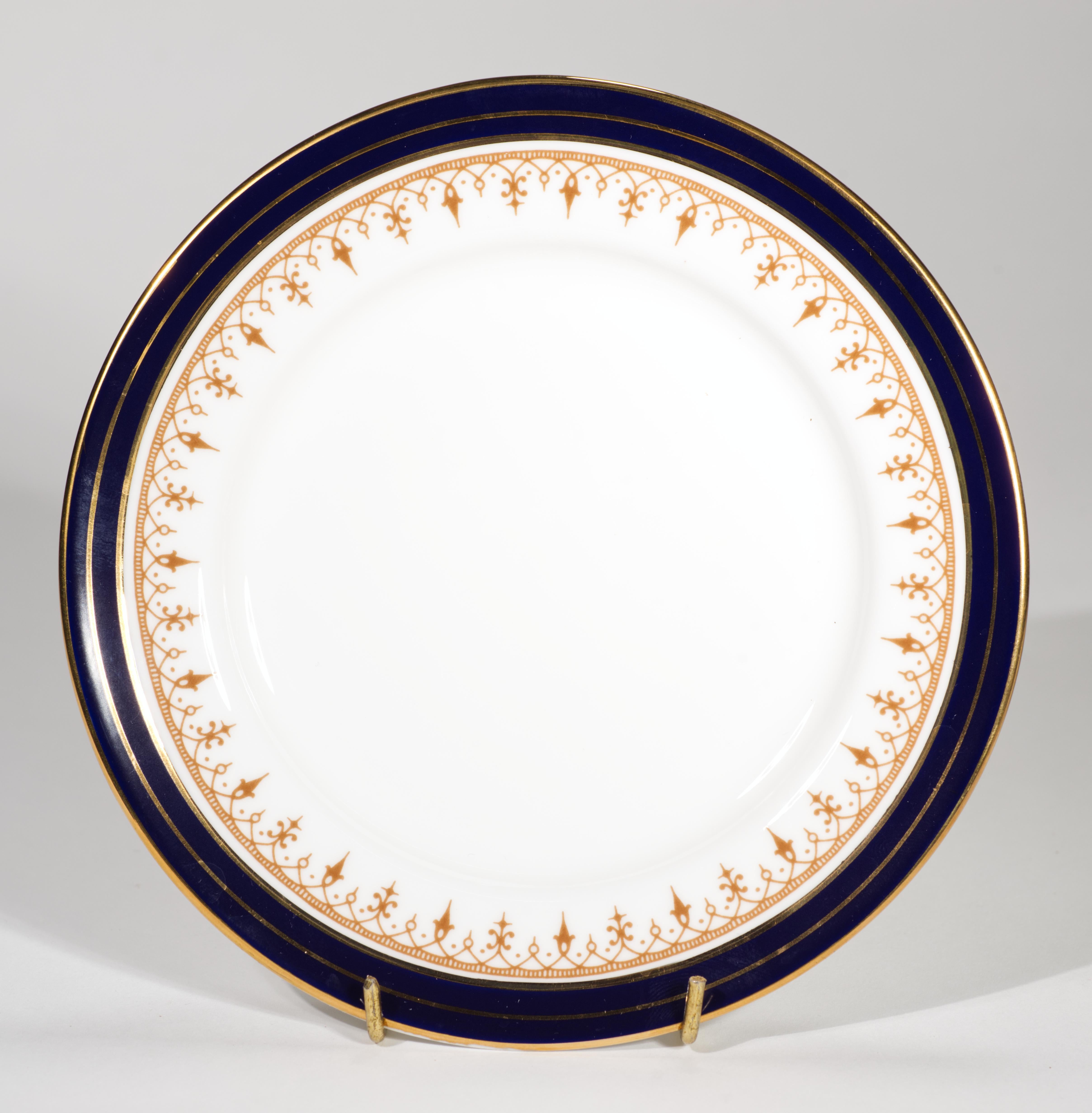 Smaltato Aynsley England Leighton Cobalt Set di 4 tazze, piattini e piatti in porcellana in vendita