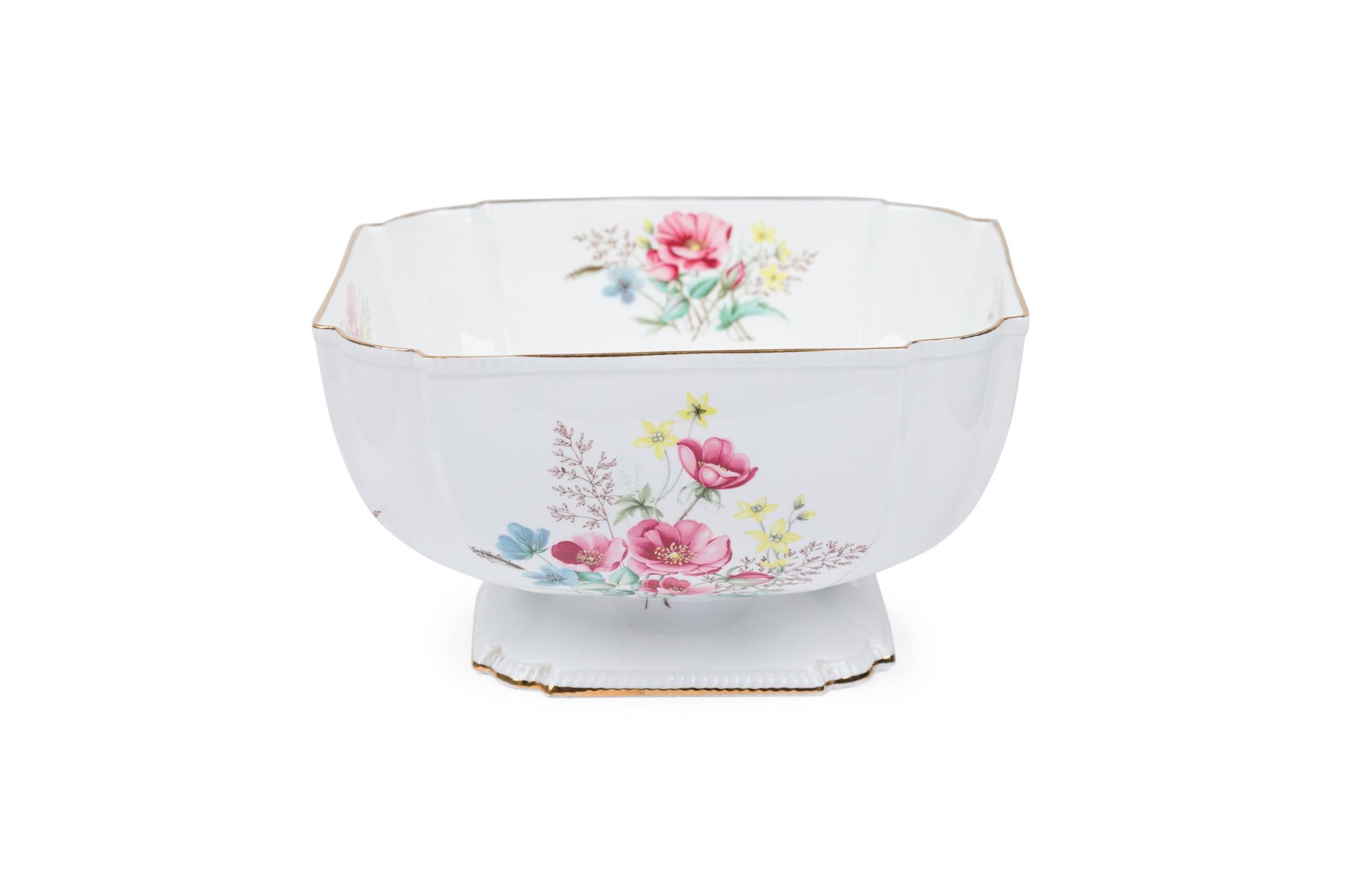 Aynsley Englische Bone China Centerpiece Schale mit Blumendekoration aus der Jahrhundertmitte (Moderne der Mitte des Jahrhunderts) im Angebot