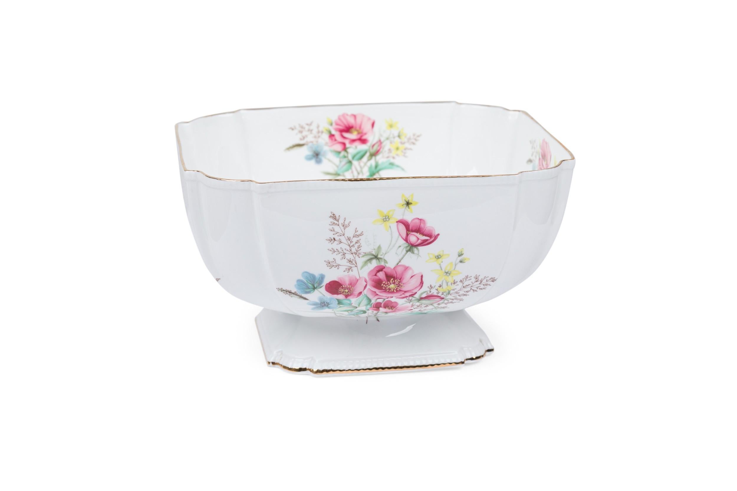 Aynsley Englische Bone China Centerpiece Schale mit Blumendekoration aus der Jahrhundertmitte (Britisch) im Angebot