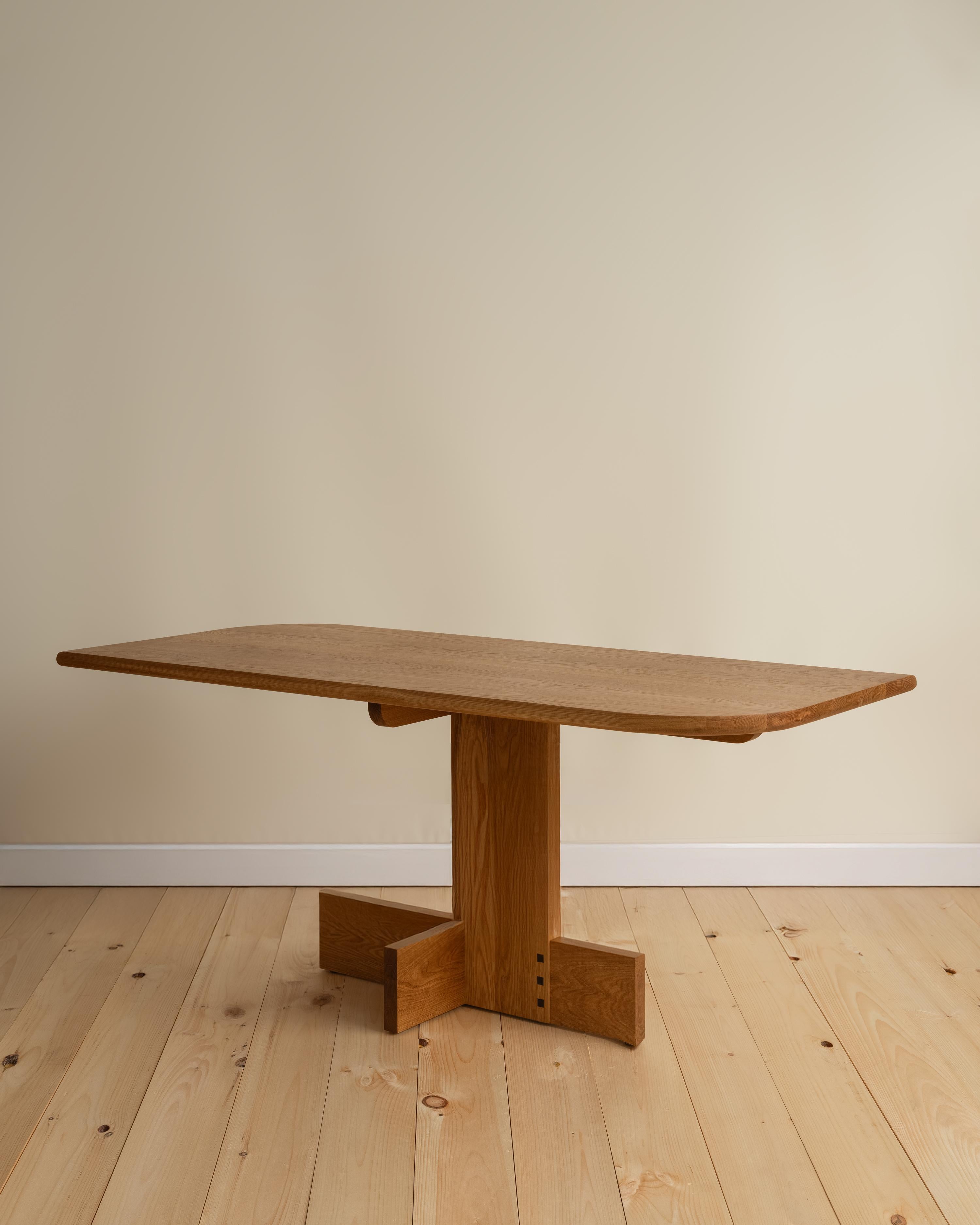 The AYT Table was designed specifically for banquette seating and narrow spaces, with proportions that maximize legroom and comfort.

Its simple, architectural form balances strength and openness—allowing easy movement and generous space beneath the