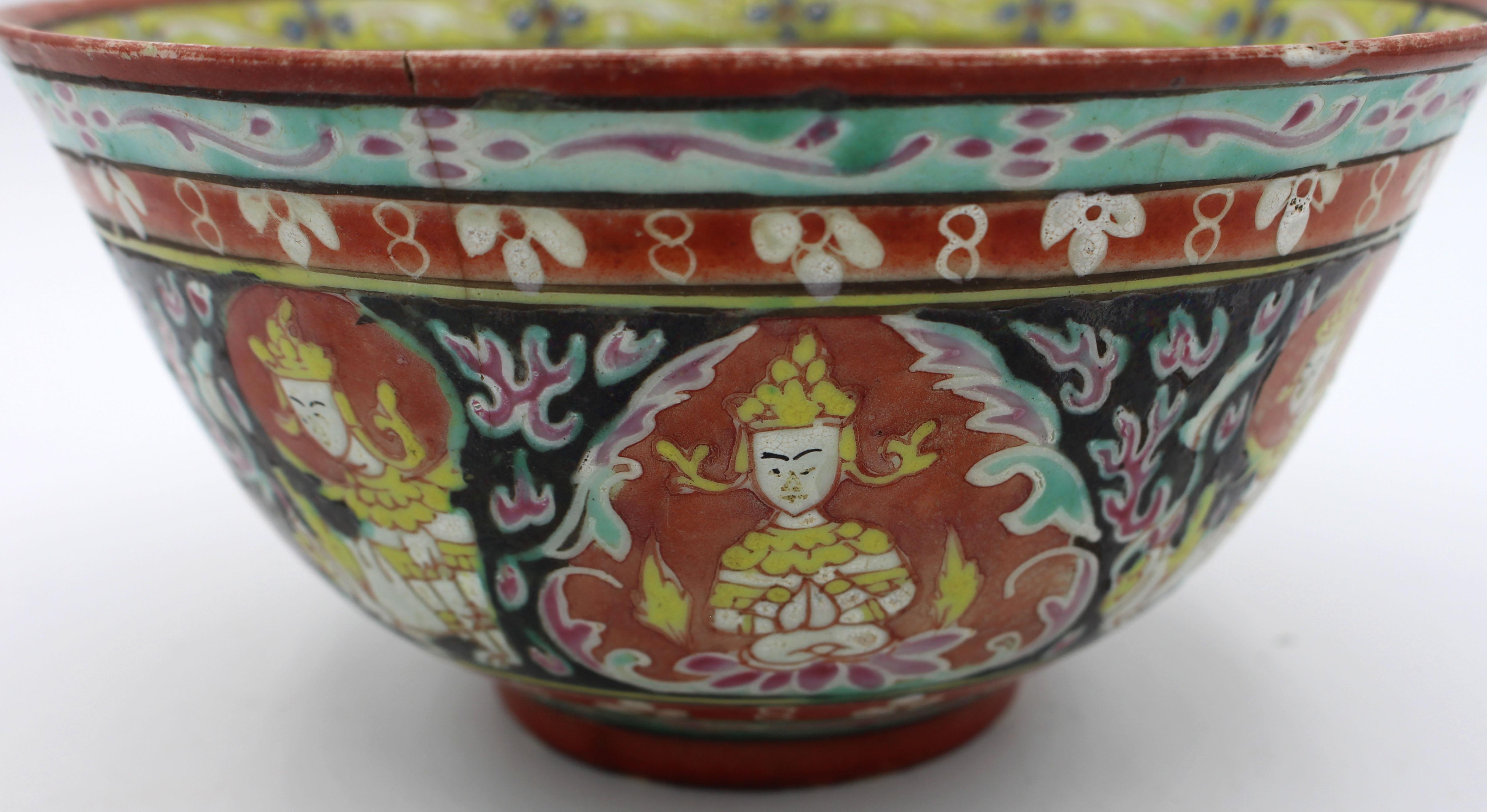 Thai Ayutthaya Period (1350-1767) Siamese Benjarong Bowl