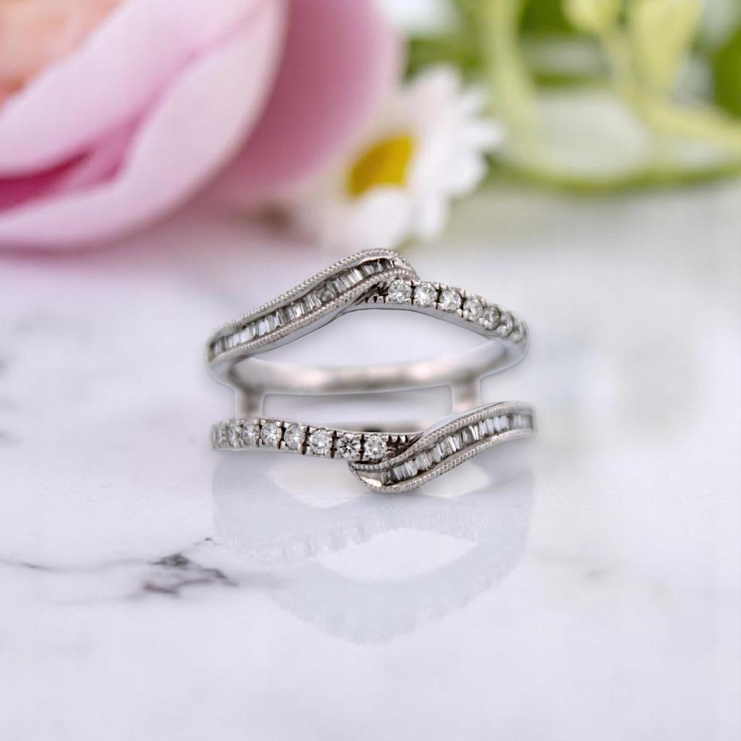 Moderno Azalea  Anello con diamante in oro bianco 14K, 0,40 CT, misura 7, fascia nuziale delicata in vendita