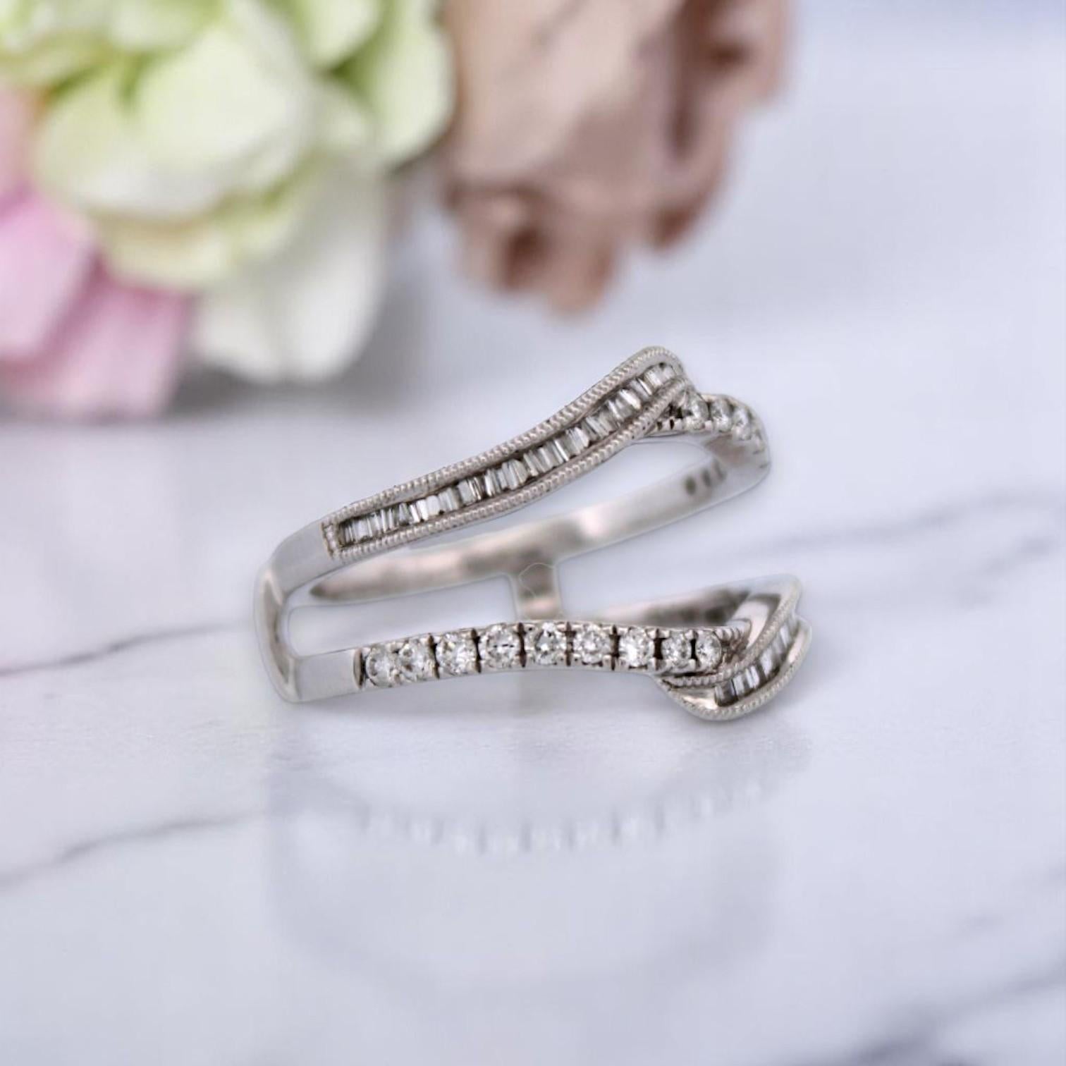 Azalea  Anello con diamante in oro bianco 14K, 0,40 CT, misura 7, fascia nuziale delicata In condizioni Nuovo in vendita a Greeneville, TN