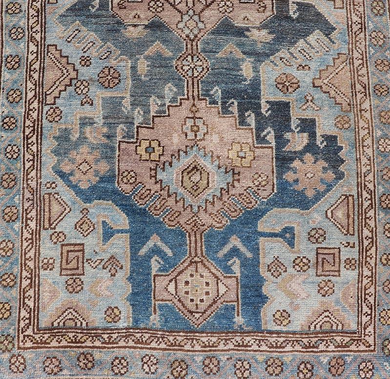 Azerbaijan-Läufer Persischer Teppich mit Symmetrical-Medaillon-Design und Serene-Blau im Angebot 4